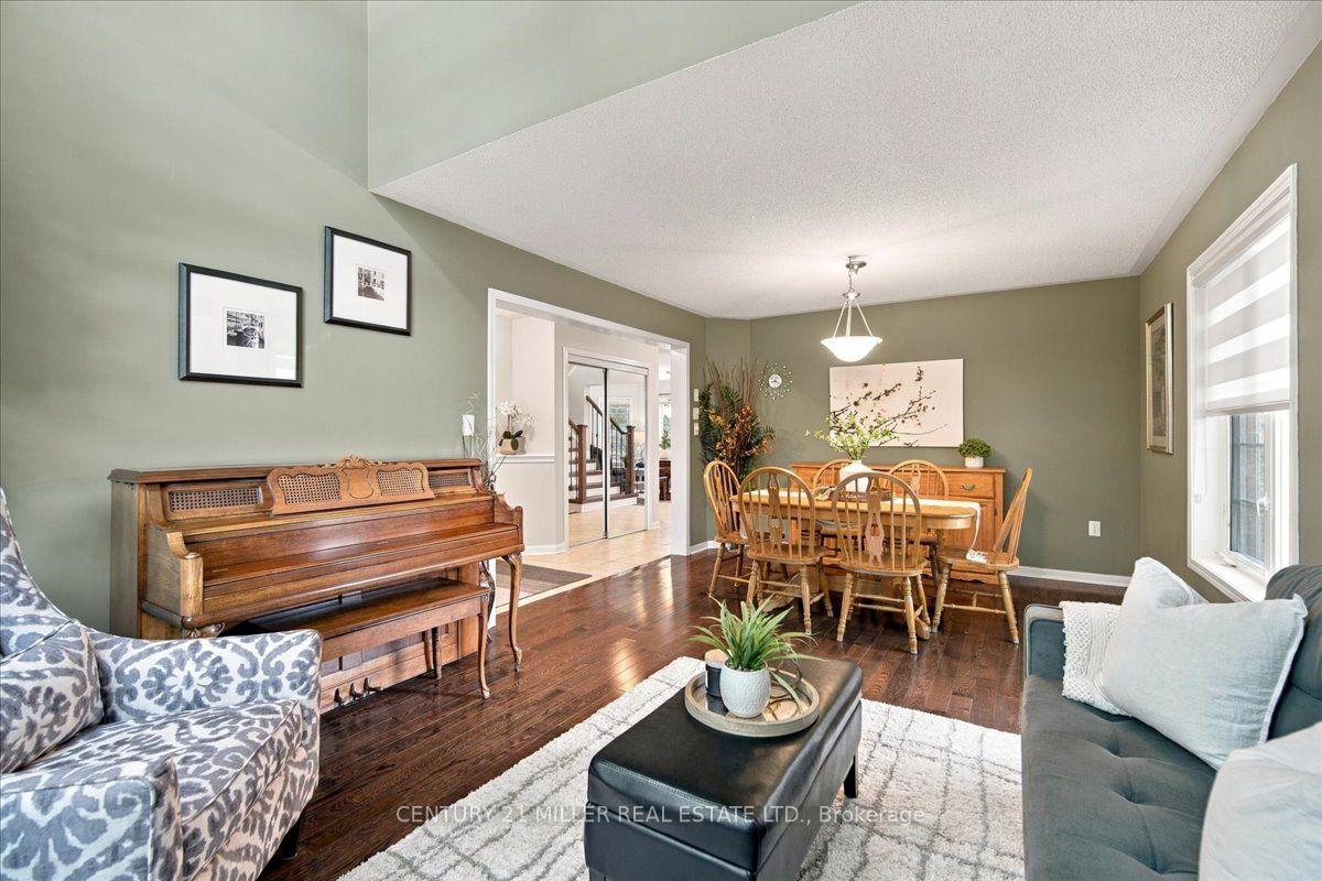 Photo 5 of 2305 Kirkhill Place, Oakville, Bronte Creek — HOMEH