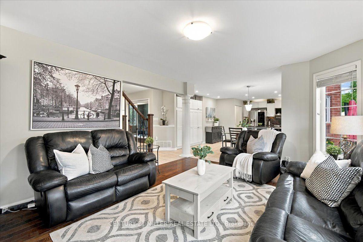 Photo 7 of 2305 Kirkhill Place, Oakville, Bronte Creek — HOMEH