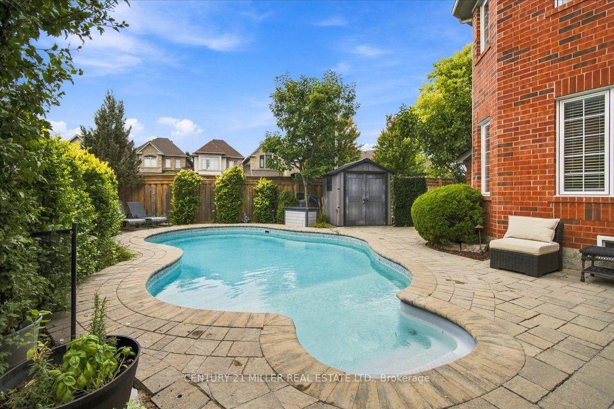 Photo 13 of 2305 Kirkhill Place, Oakville, Bronte Creek — HOMEH