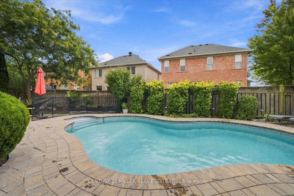 Photo 14 of 2305 Kirkhill Place, Oakville, Bronte Creek — HOMEH