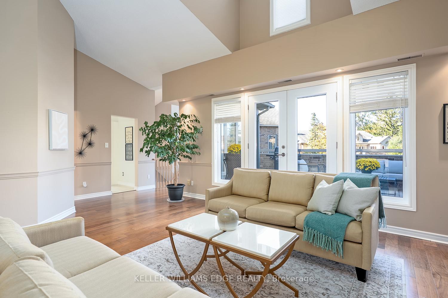 Photo 10 of Unit 19, 3230 New Street, Burlington, Roseland — HOMEH