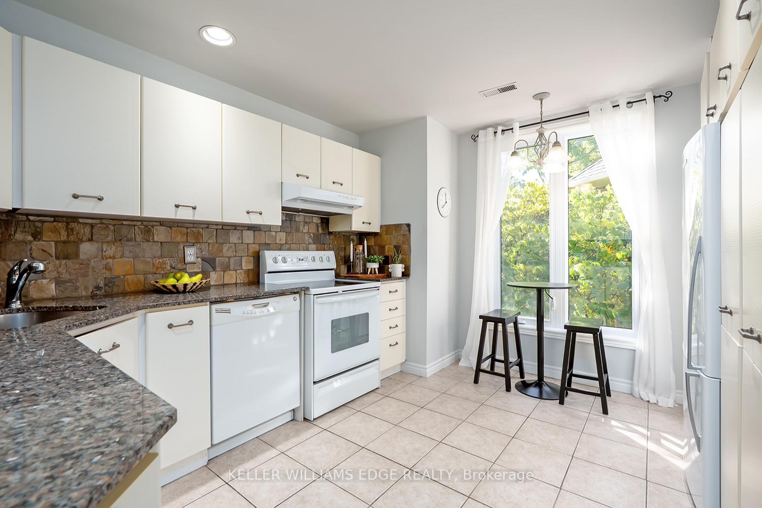 Photo 18 of Unit 19, 3230 New Street, Burlington, Roseland — HOMEH