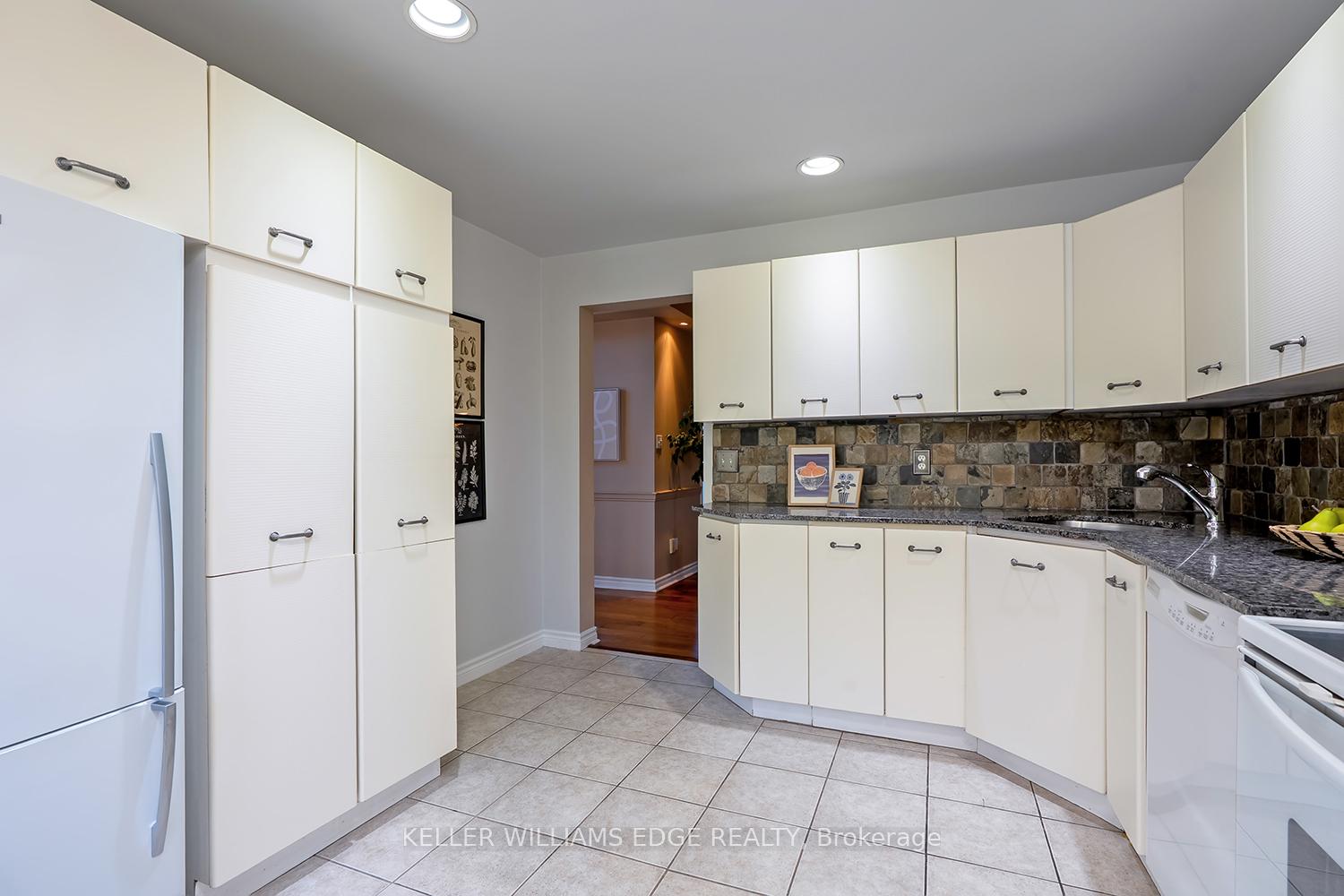 Photo 21 of Unit 19, 3230 New Street, Burlington, Roseland — HOMEH