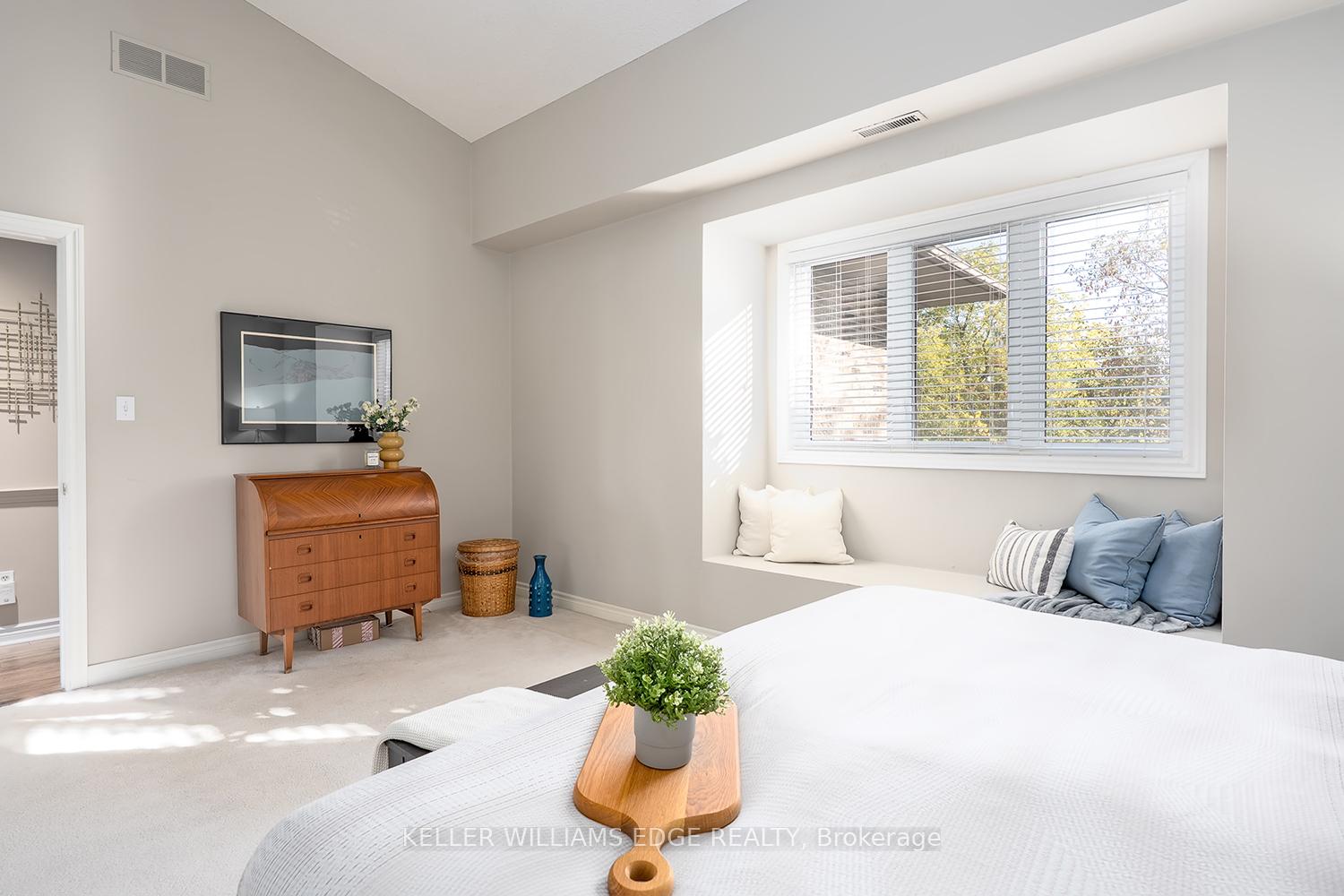 Photo 26 of Unit 19, 3230 New Street, Burlington, Roseland — HOMEH