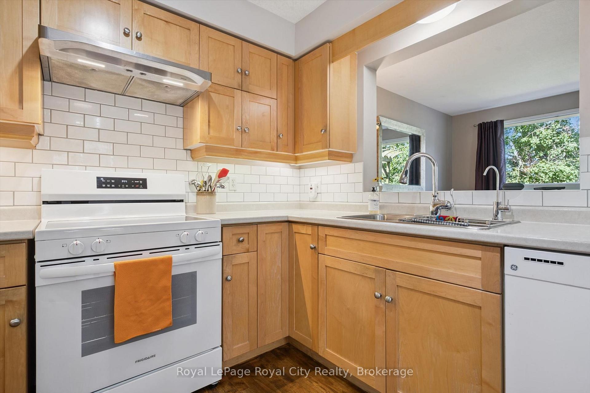 Photo 15 of 81 Keating Street, Guelph, Grange Road — HOMEH