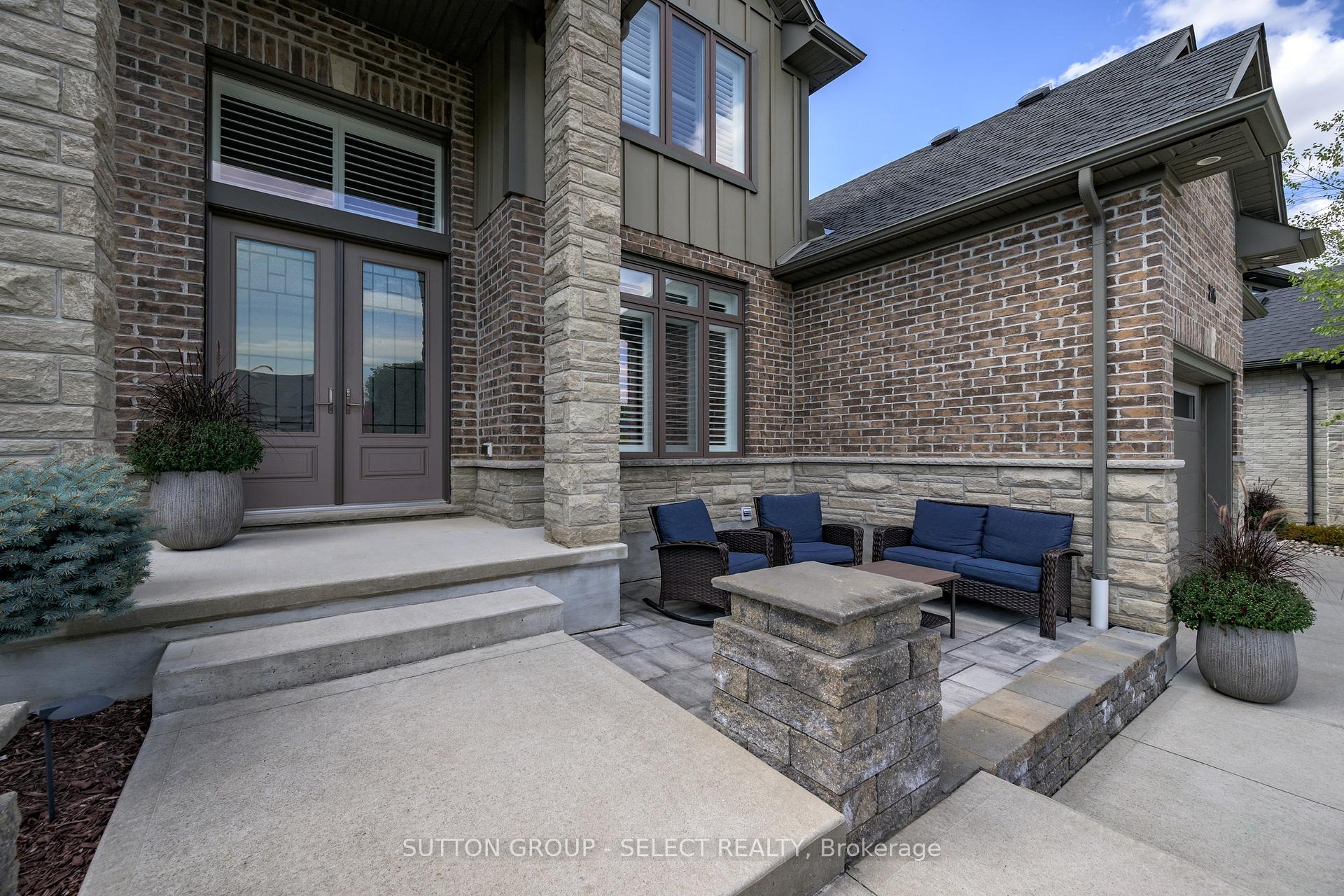 Photo 2 of 216 Martin Drive, Middlesex Centre, Ilderton — HOMEH