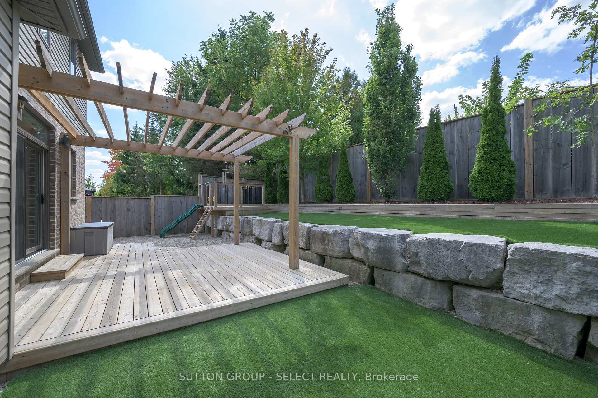 Photo 4 of 216 Martin Drive, Middlesex Centre, Ilderton — HOMEH