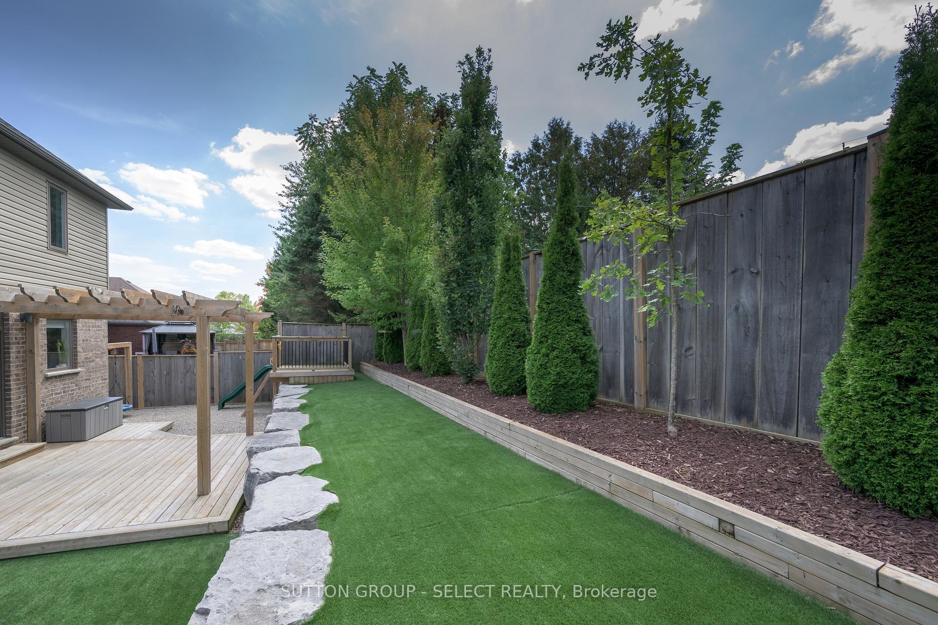 Photo 5 of 216 Martin Drive, Middlesex Centre, Ilderton — HOMEH