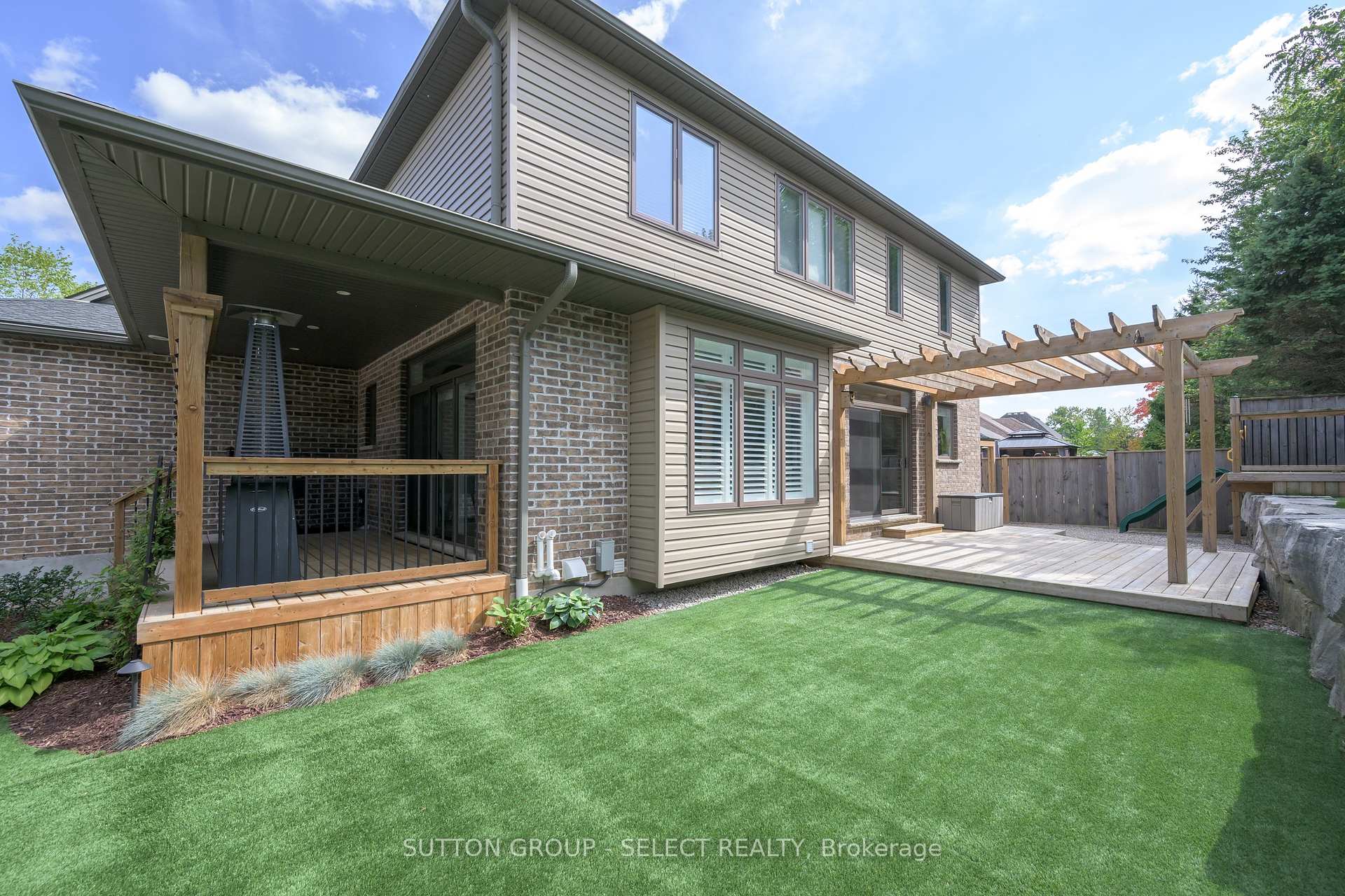 Photo 7 of 216 Martin Drive, Middlesex Centre, Ilderton — HOMEH