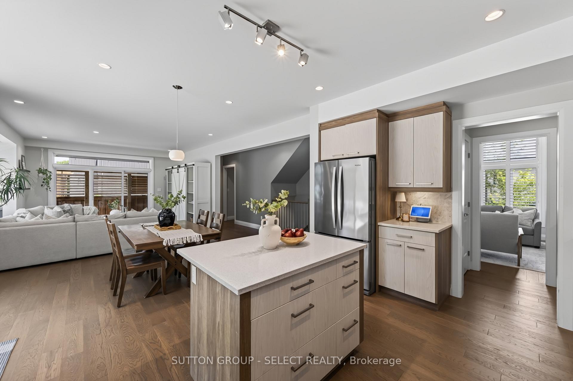 Photo 15 of 216 Martin Drive, Middlesex Centre, Ilderton — HOMEH