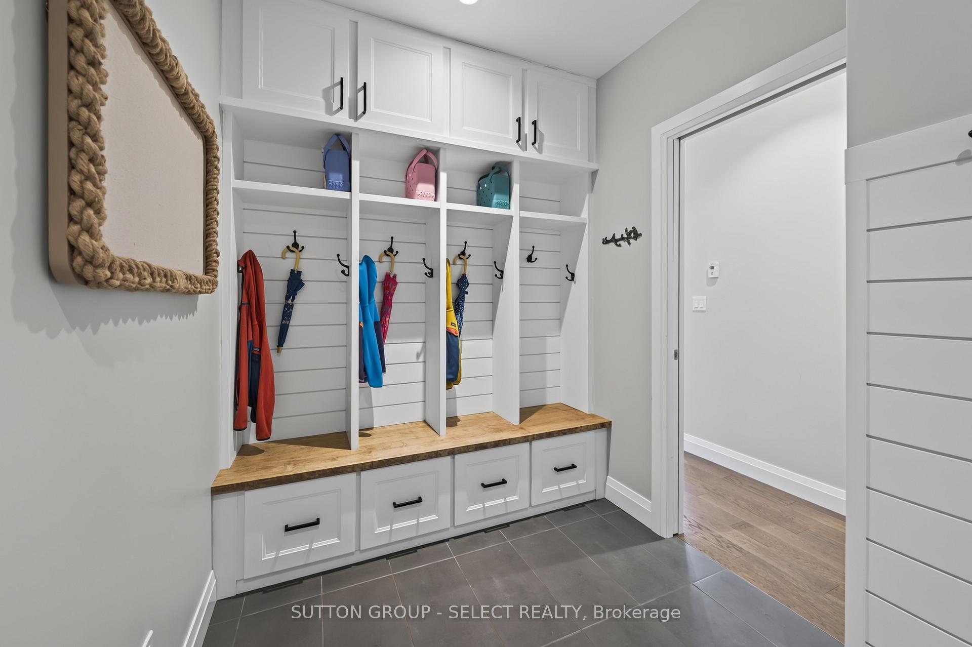 Photo 22 of 216 Martin Drive, Middlesex Centre, Ilderton — HOMEH