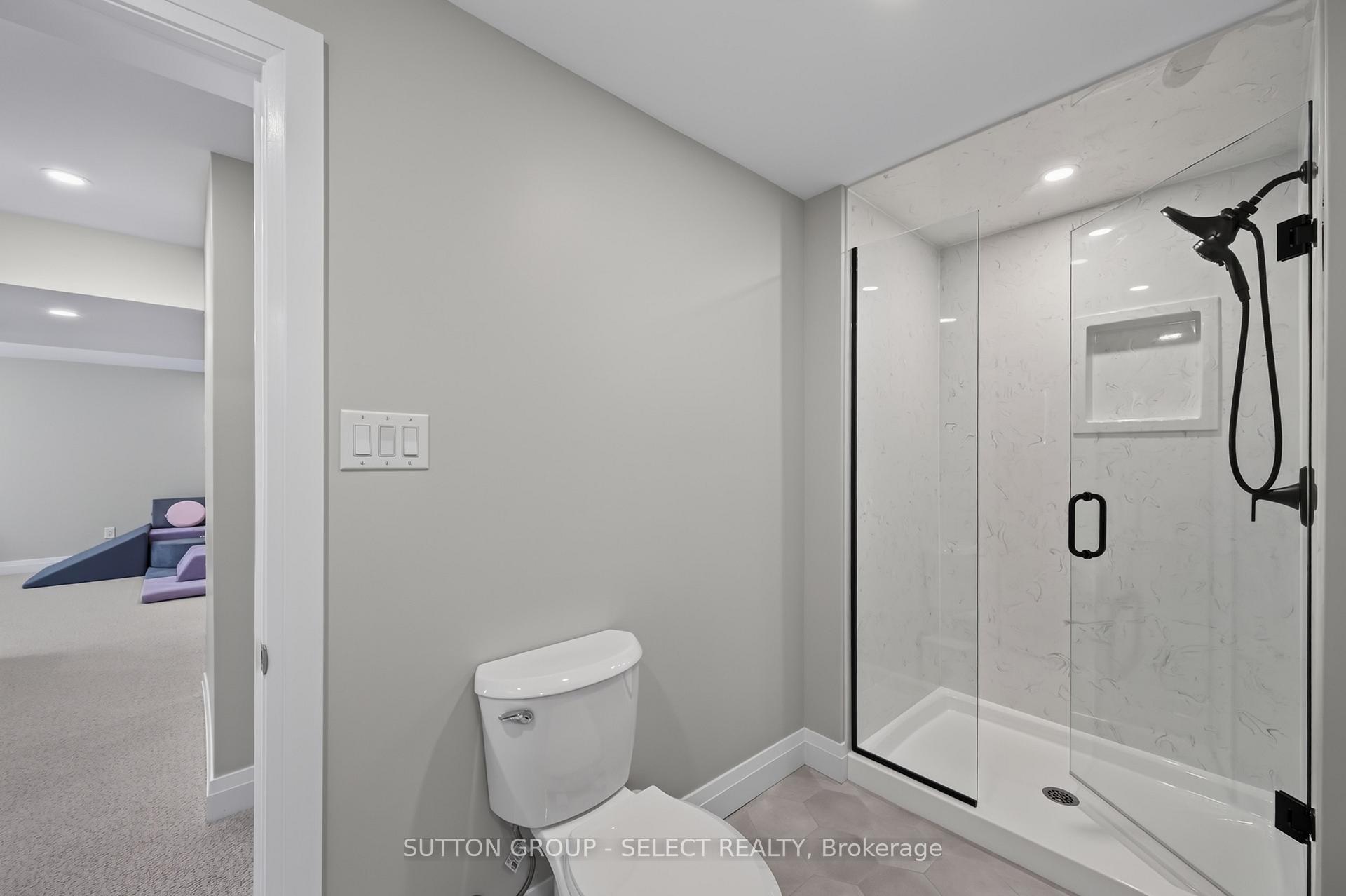 Photo 37 of 216 Martin Drive, Middlesex Centre, Ilderton — HOMEH