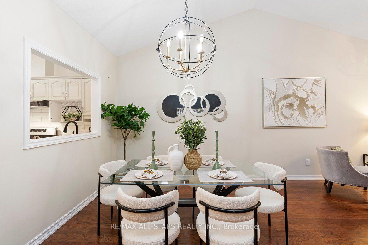 Photo 3 of 22 Sandpiper Key Way, Markham, Greensborough — HOMEH