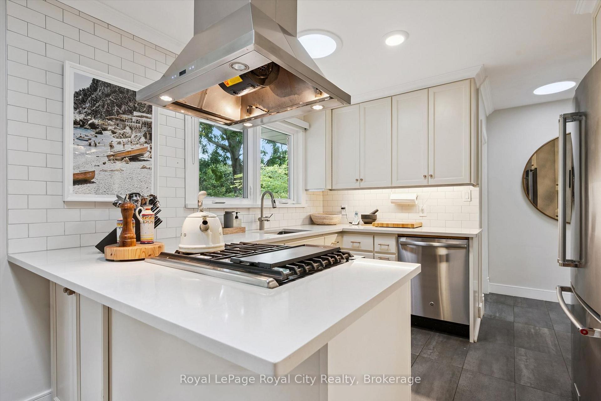 Photo 7 of 12 Westmount Road, Guelph, Exhibition Park — HOMEH