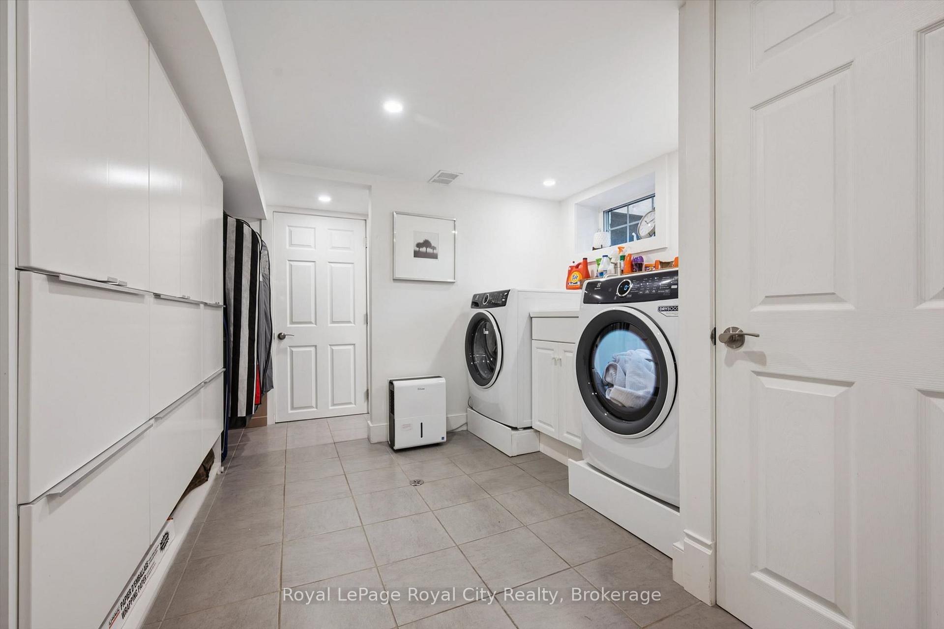 Photo 17 of 12 Westmount Road, Guelph, Exhibition Park — HOMEH
