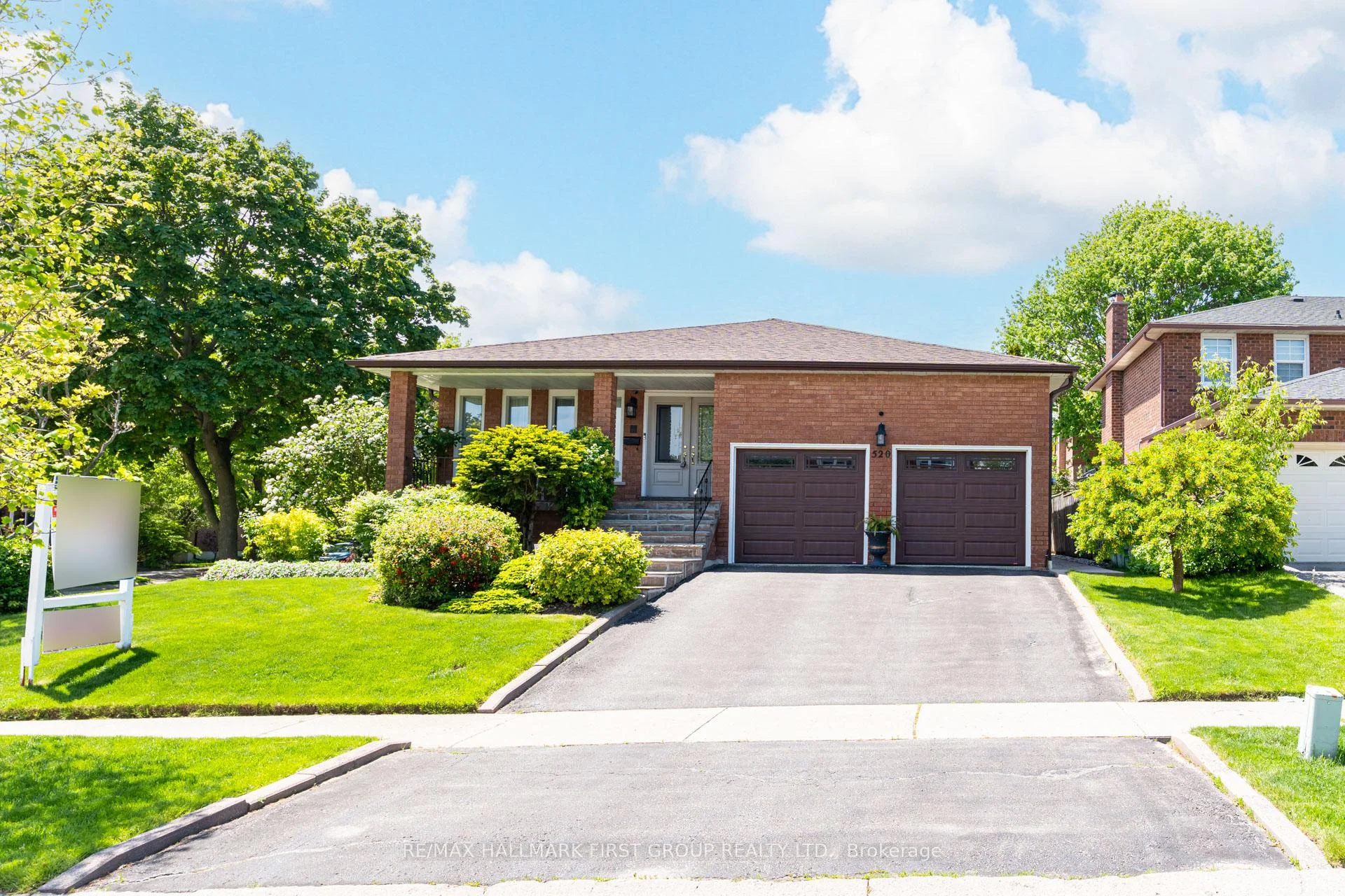 Photo 2 of 520 McLeod Crescent, Pickering, Rosebank — HOMEH