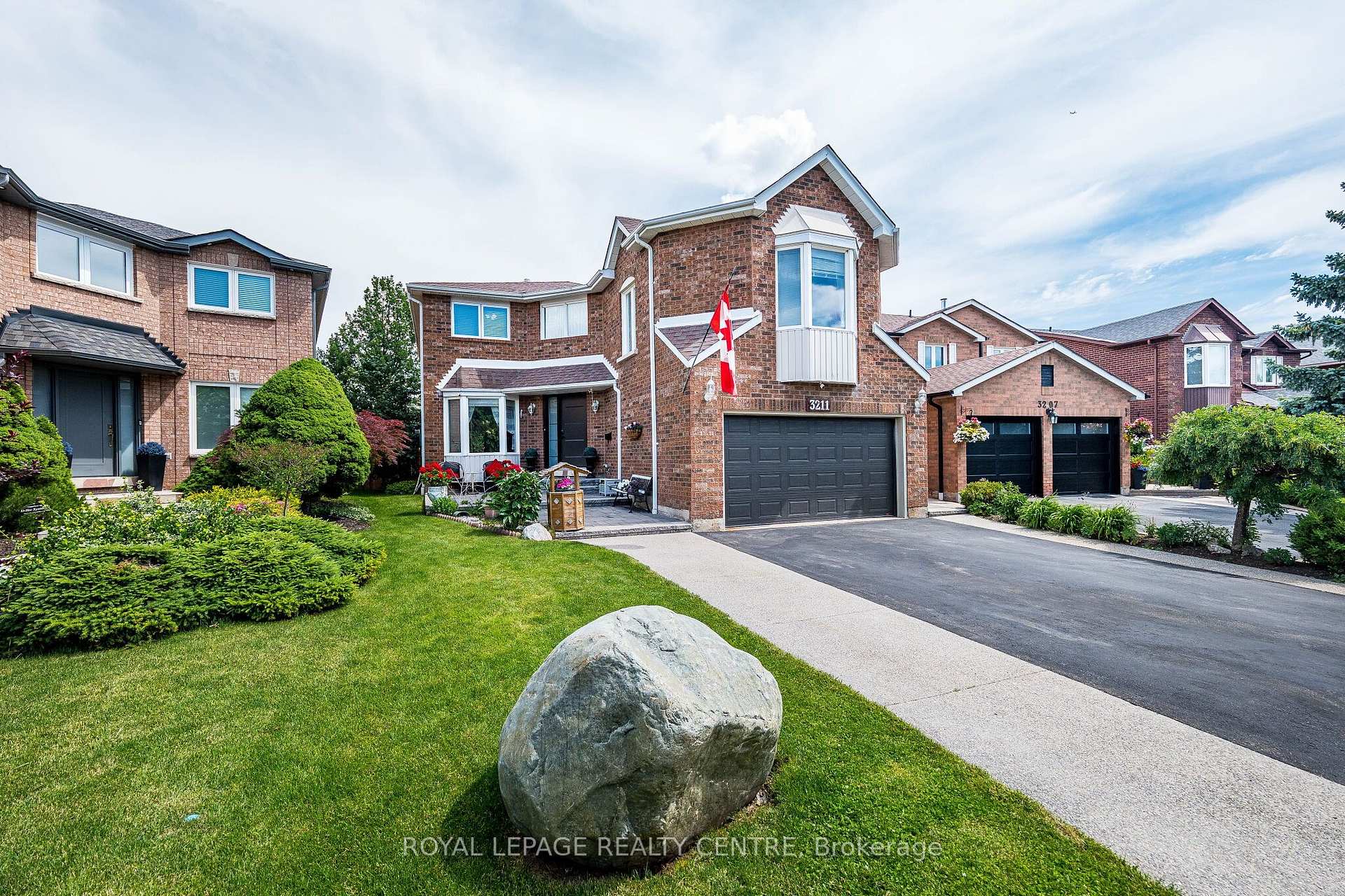 Front of 3211 Dovetail Mews