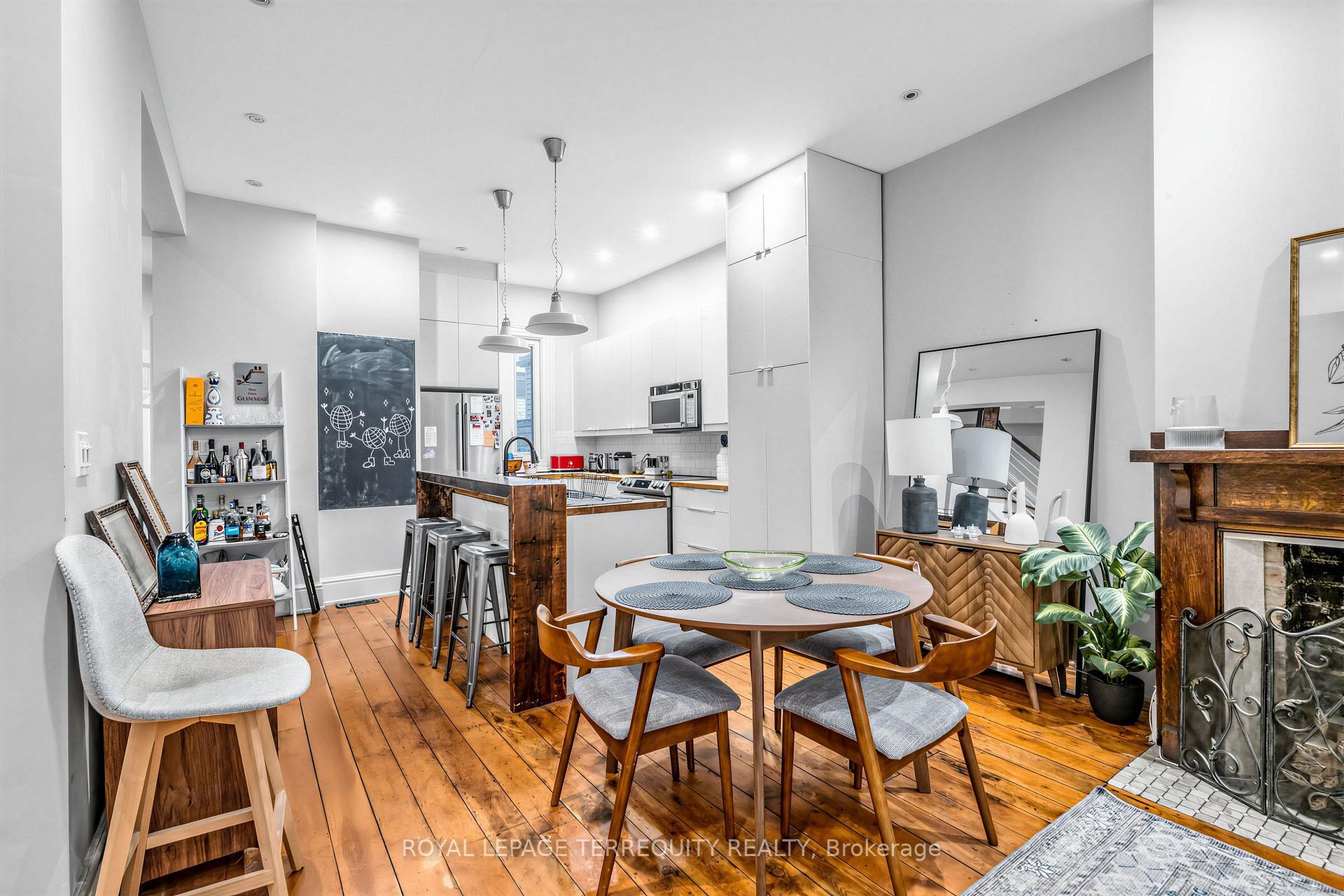 Photo 8 of 16 Fennings Street, Toronto, Trinity-Bellwoods — HOMEH