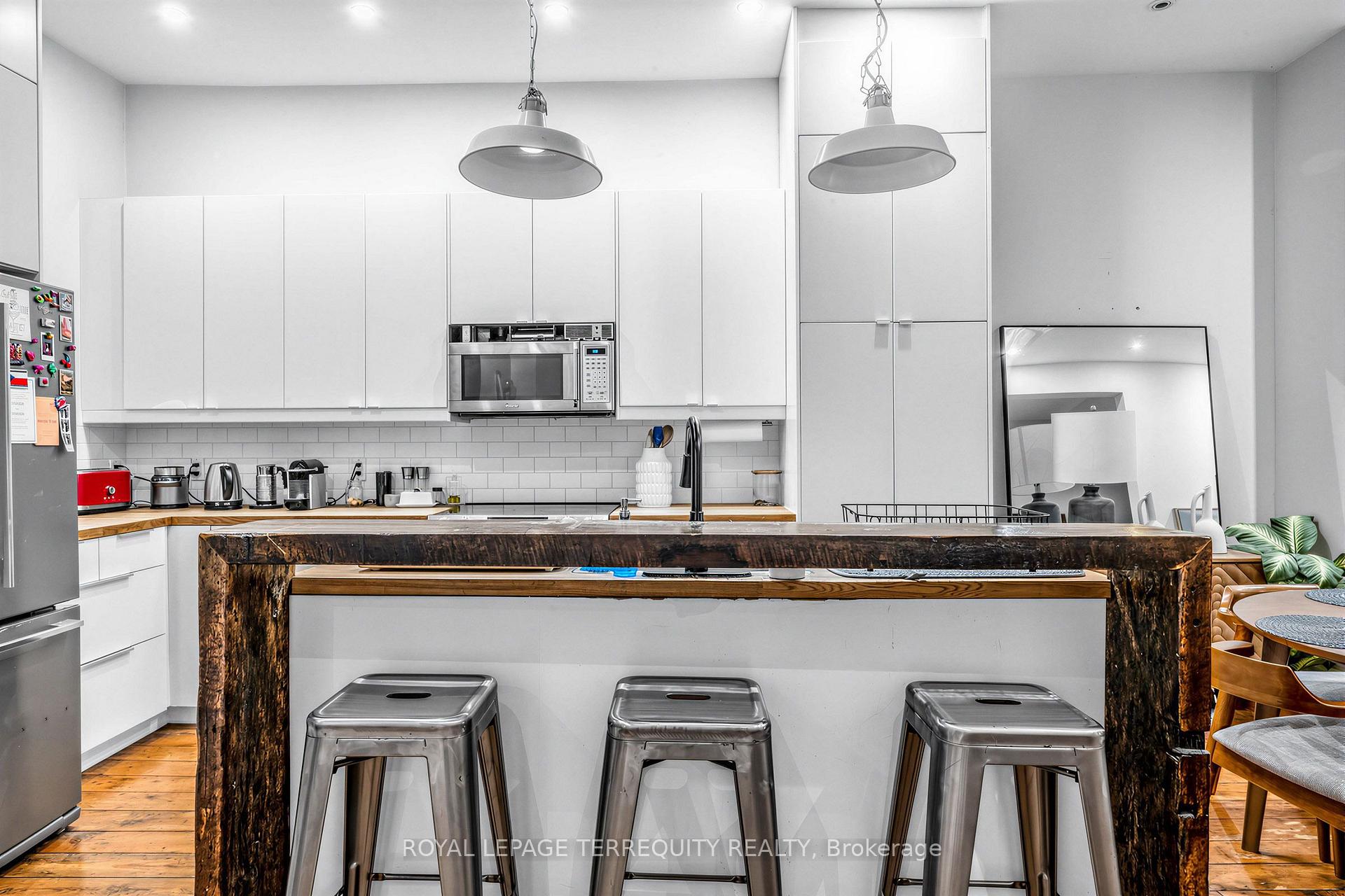Photo 11 of 16 Fennings Street, Toronto, Trinity-Bellwoods — HOMEH