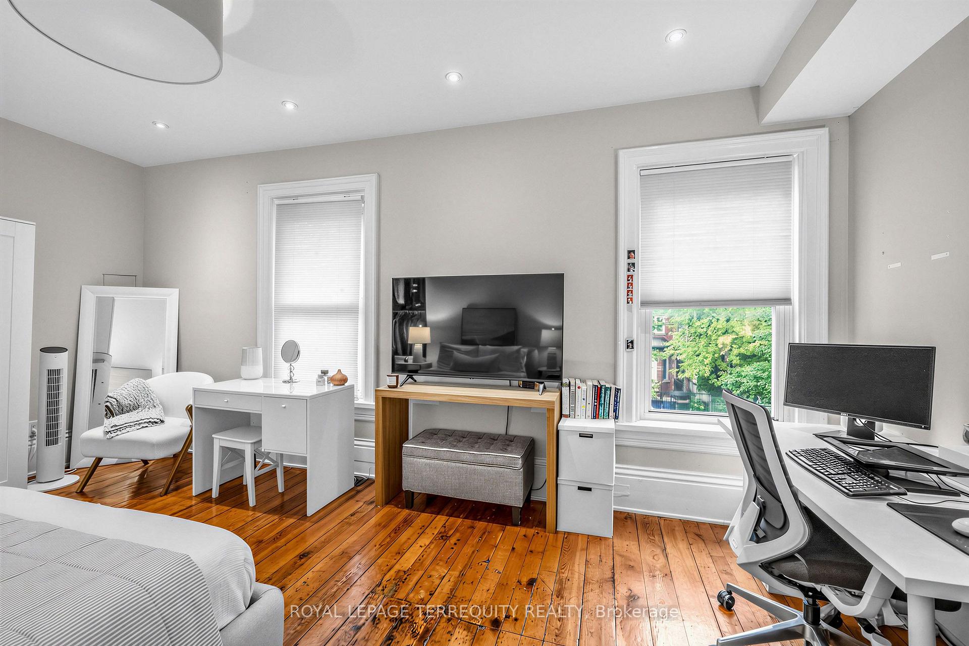 Photo 14 of 16 Fennings Street, Toronto, Trinity-Bellwoods — HOMEH