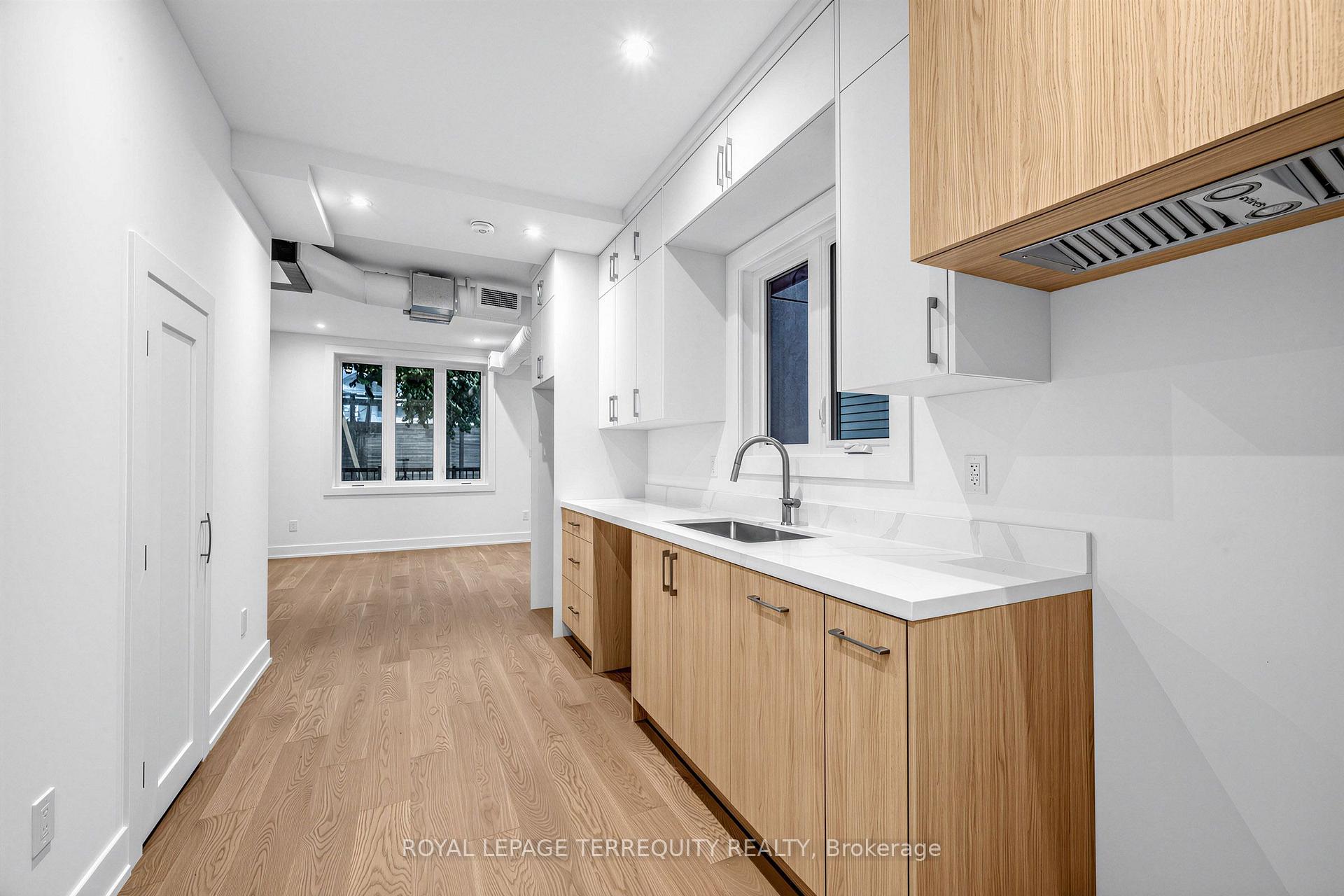Photo 25 of 16 Fennings Street, Toronto, Trinity-Bellwoods — HOMEH