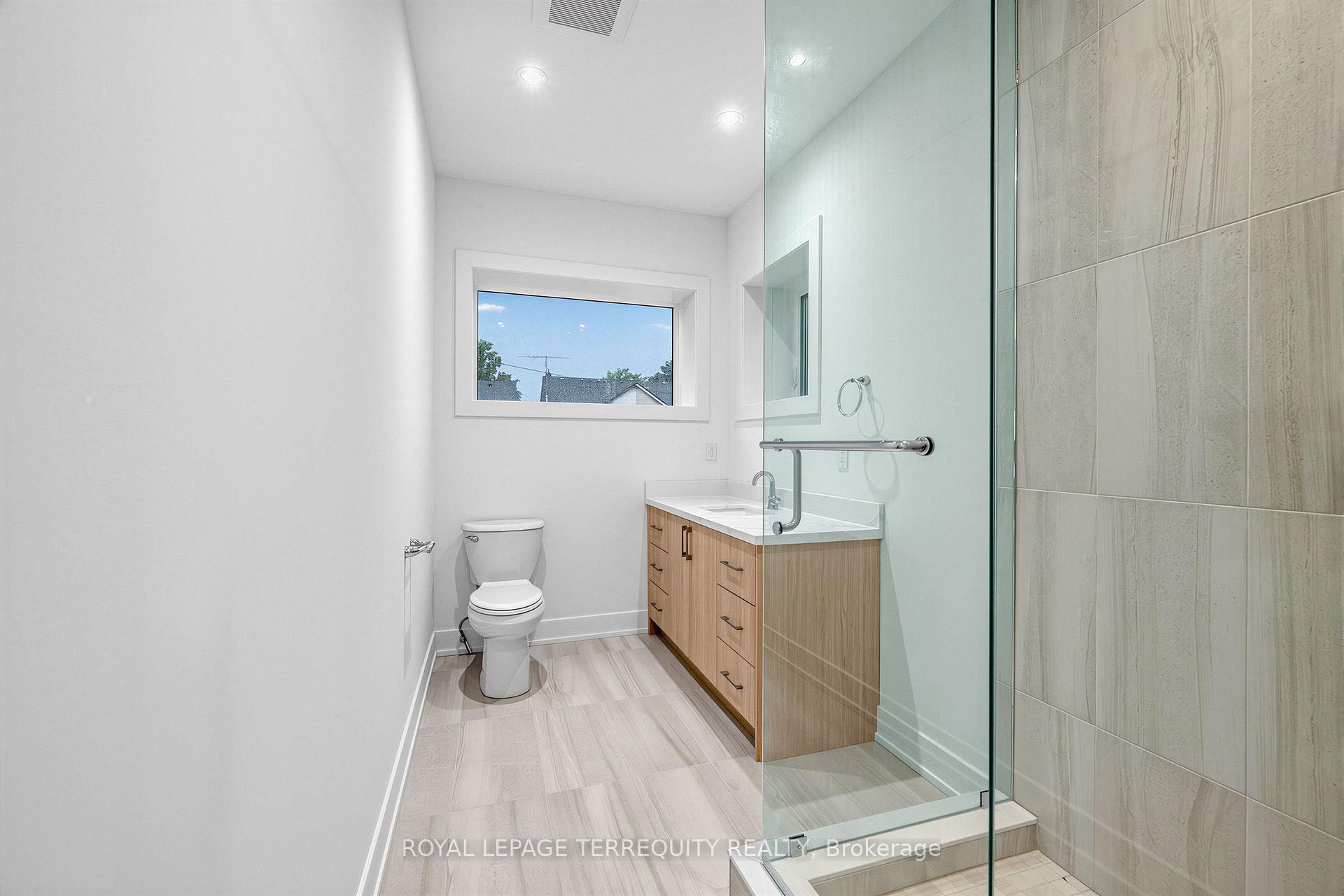 Photo 29 of 16 Fennings Street, Toronto, Trinity-Bellwoods — HOMEH