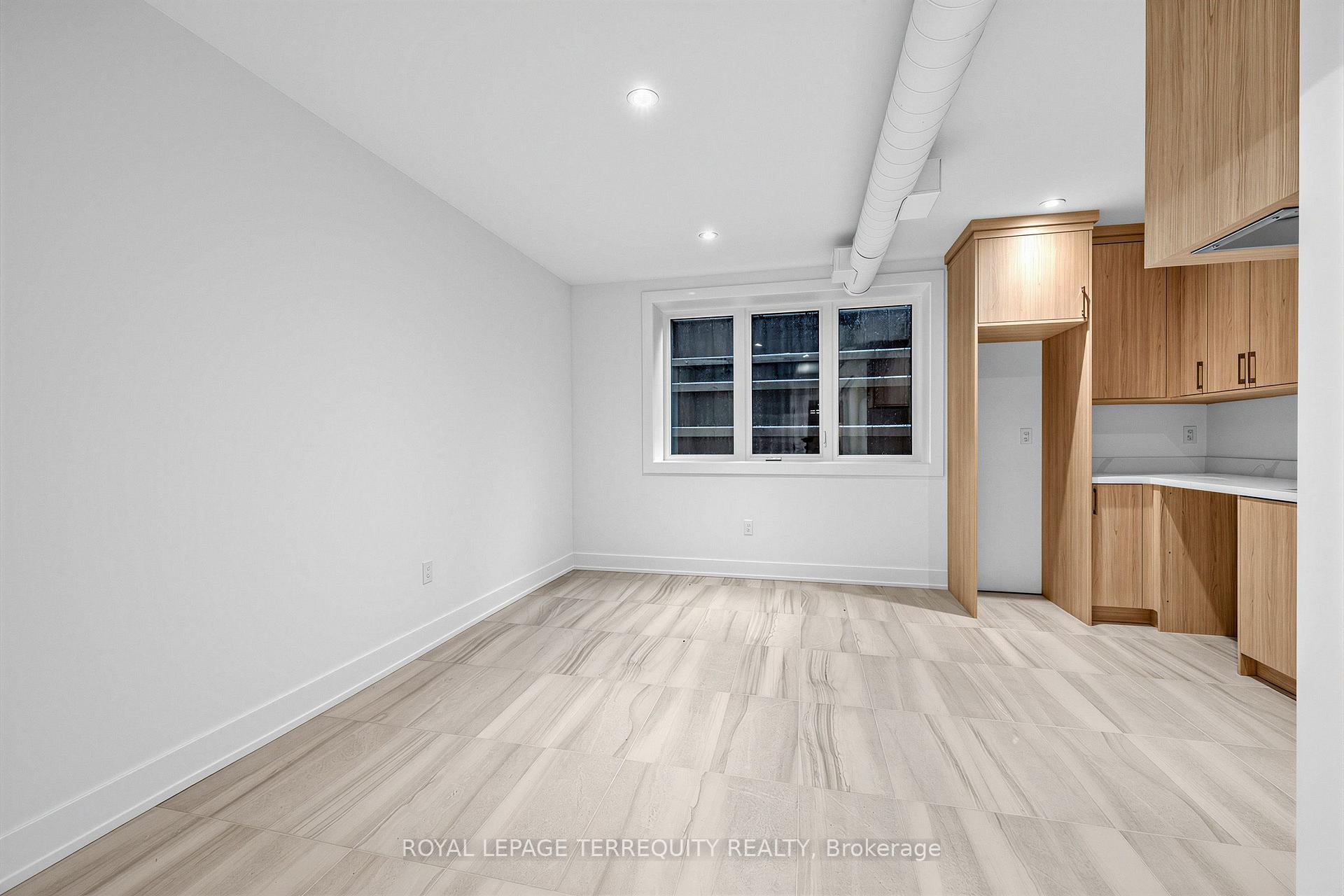 Photo 35 of 16 Fennings Street, Toronto, Trinity-Bellwoods — HOMEH