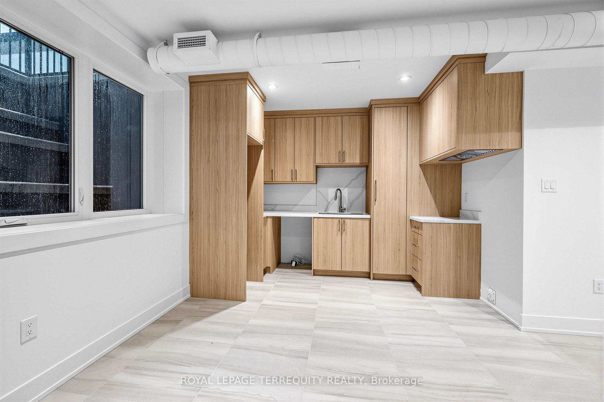 Photo 37 of 16 Fennings Street, Toronto, Trinity-Bellwoods — HOMEH