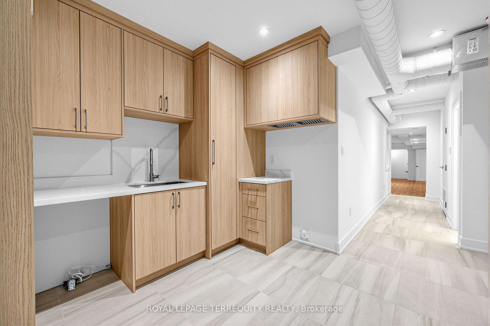 Photo 38 of 16 Fennings Street, Toronto, Trinity-Bellwoods — HOMEH