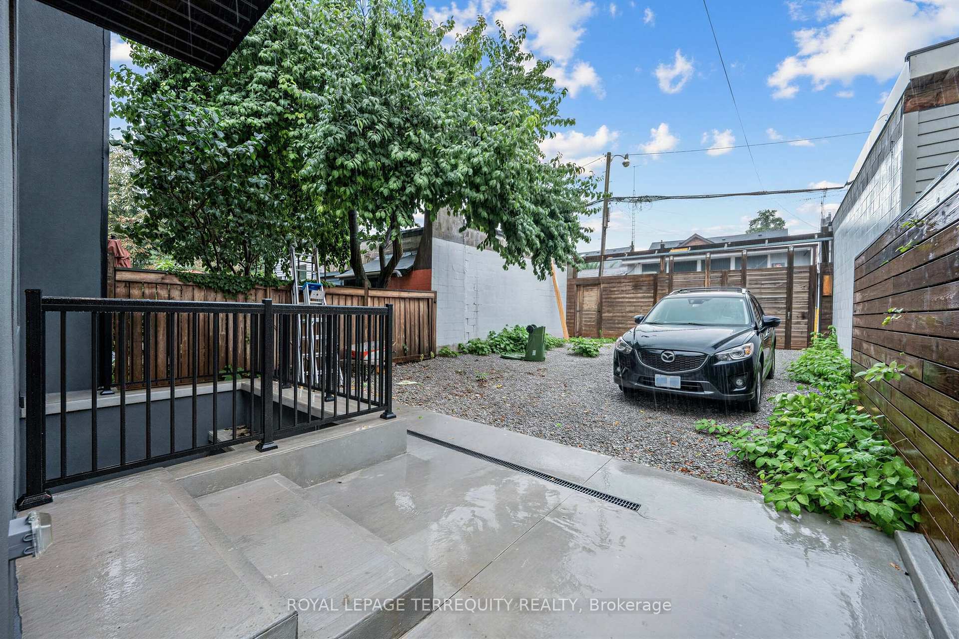 Photo 39 of 16 Fennings Street, Toronto, Trinity-Bellwoods — HOMEH