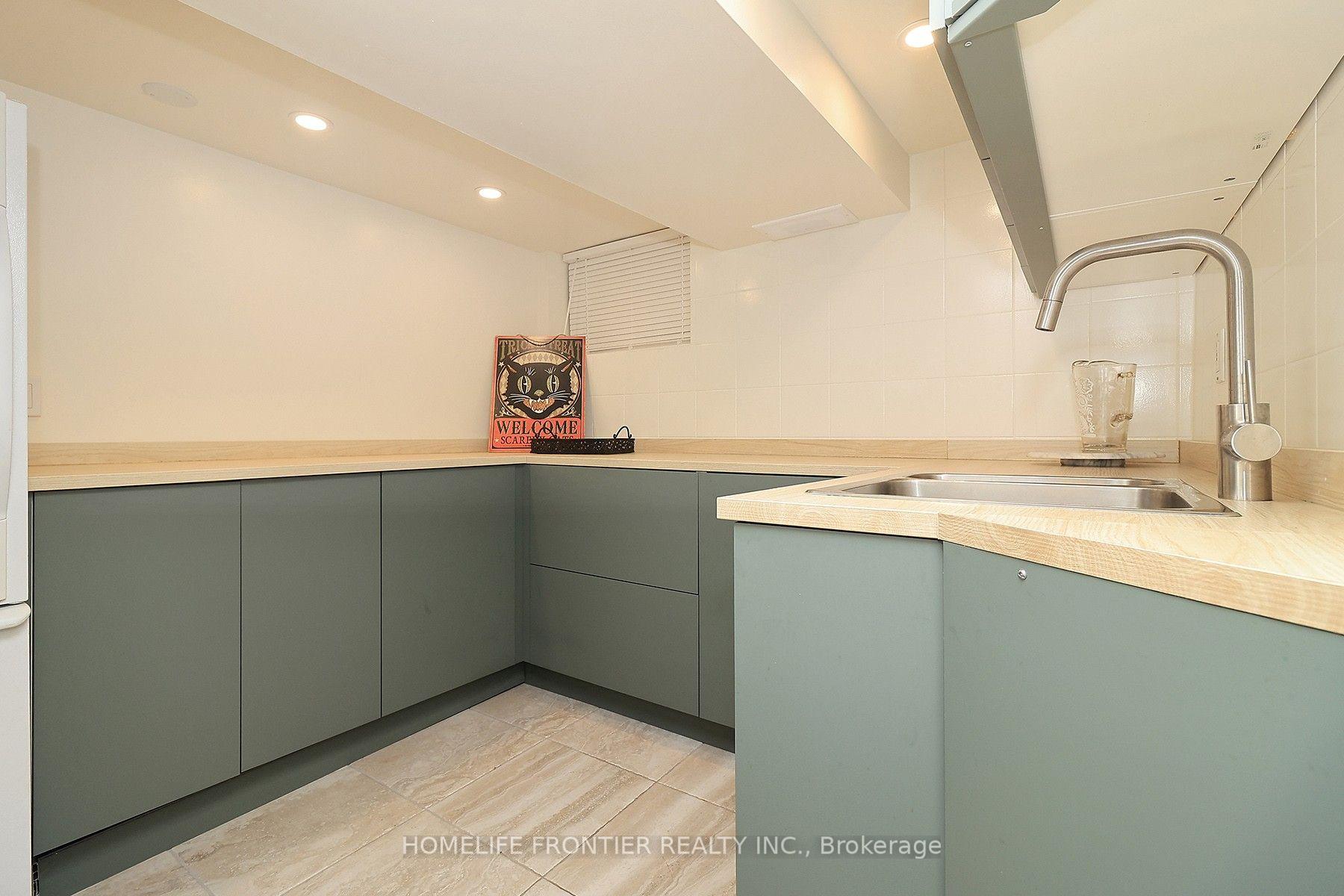 Photo 15 of 36 Silvercrest Avenue, Etobicoke, Alderwood — HOMEH