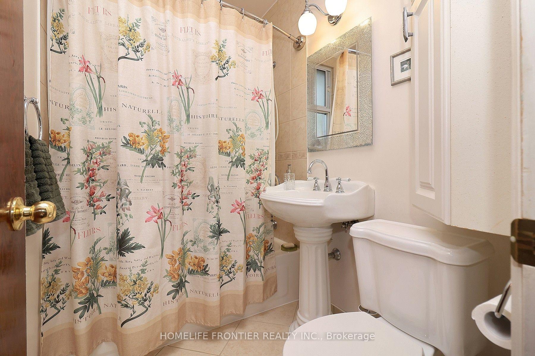 Photo 21 of 36 Silvercrest Avenue, Etobicoke, Alderwood — HOMEH