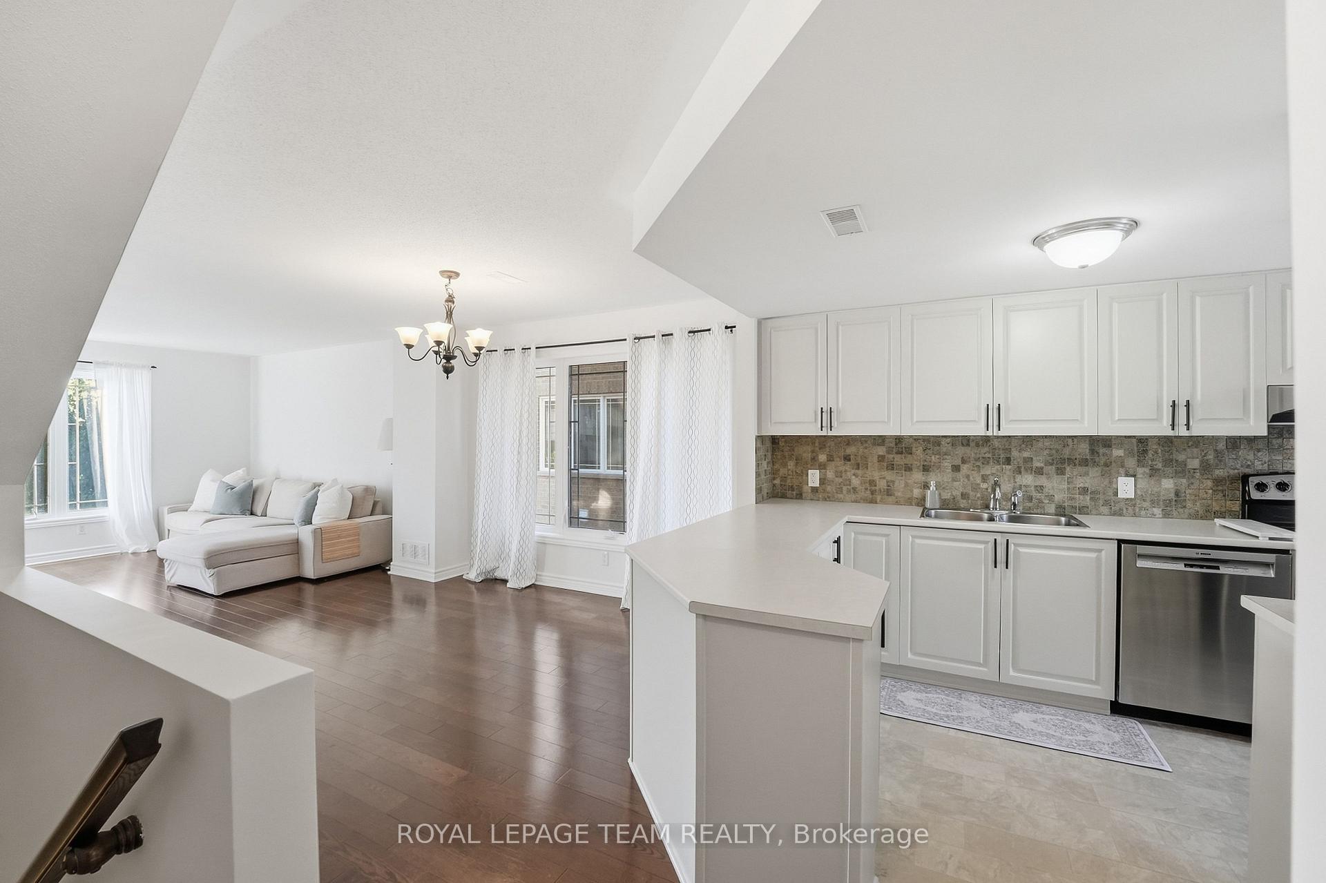 Photo 3 of 128 Paseo Private, Ottawa, Centrepointe — HOMEH