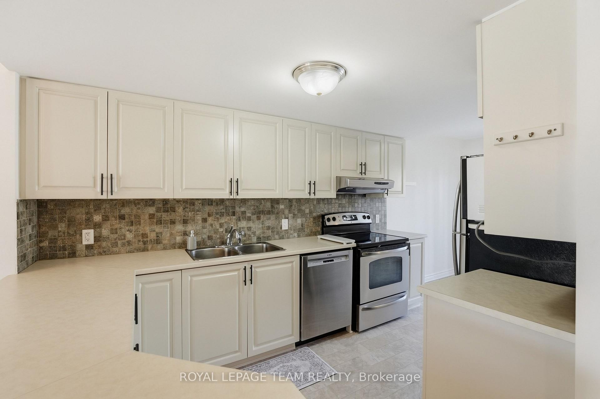 Photo 4 of 128 Paseo Private, Ottawa, Centrepointe — HOMEH