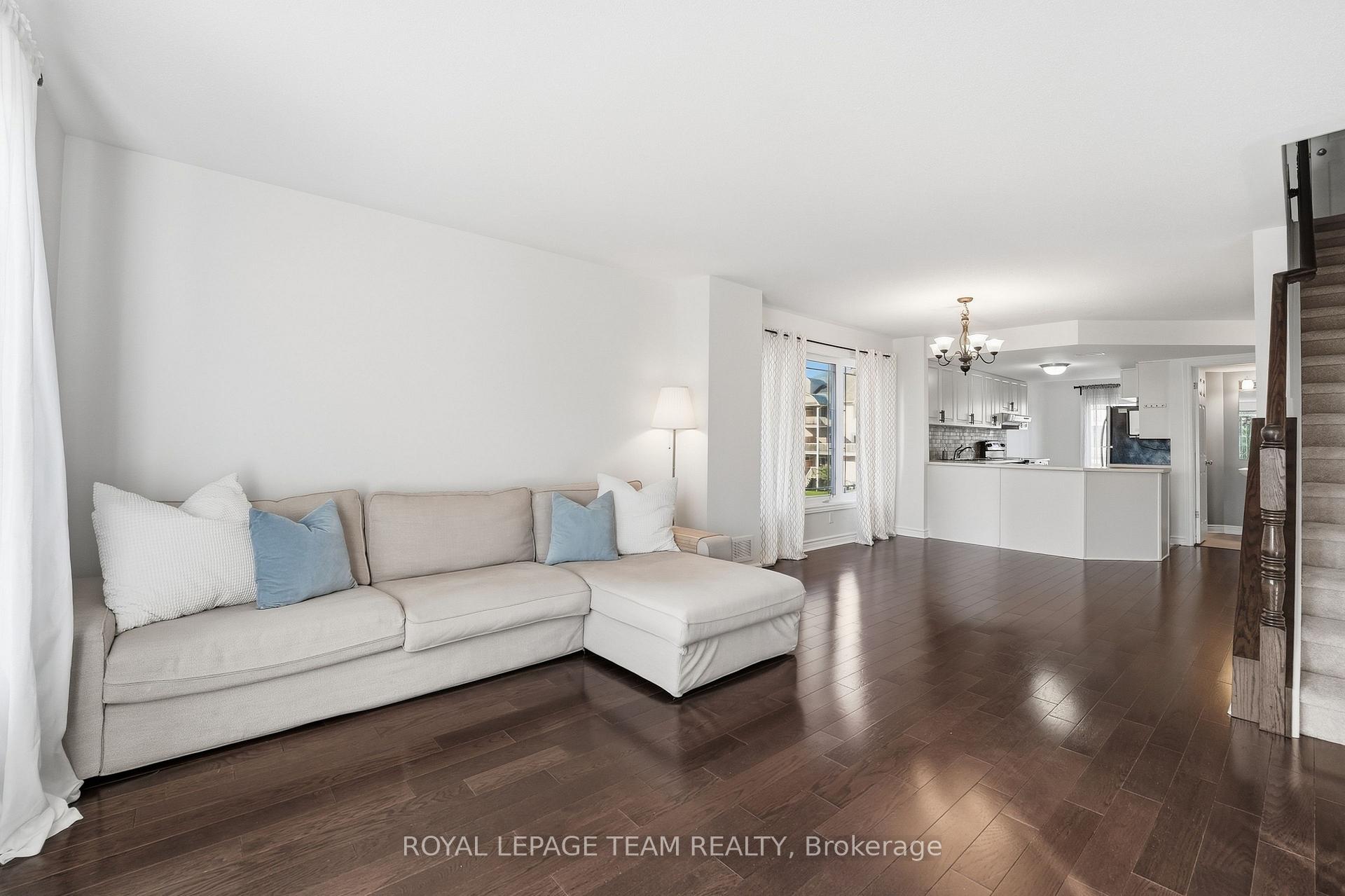 Photo 14 of 128 Paseo Private, Ottawa, Centrepointe — HOMEH
