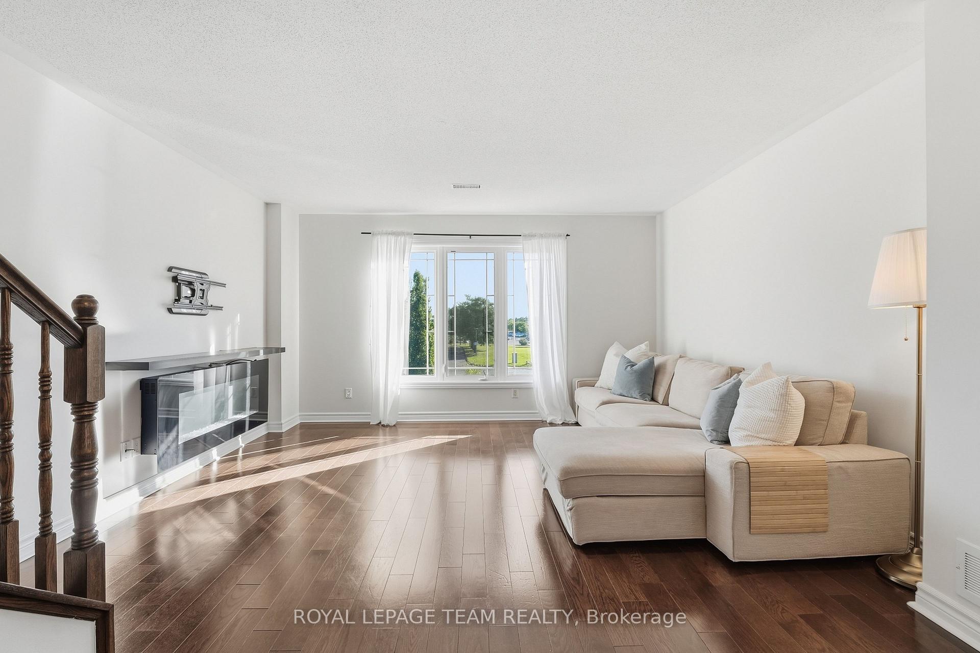 Photo 16 of 128 Paseo Private, Ottawa, Centrepointe — HOMEH