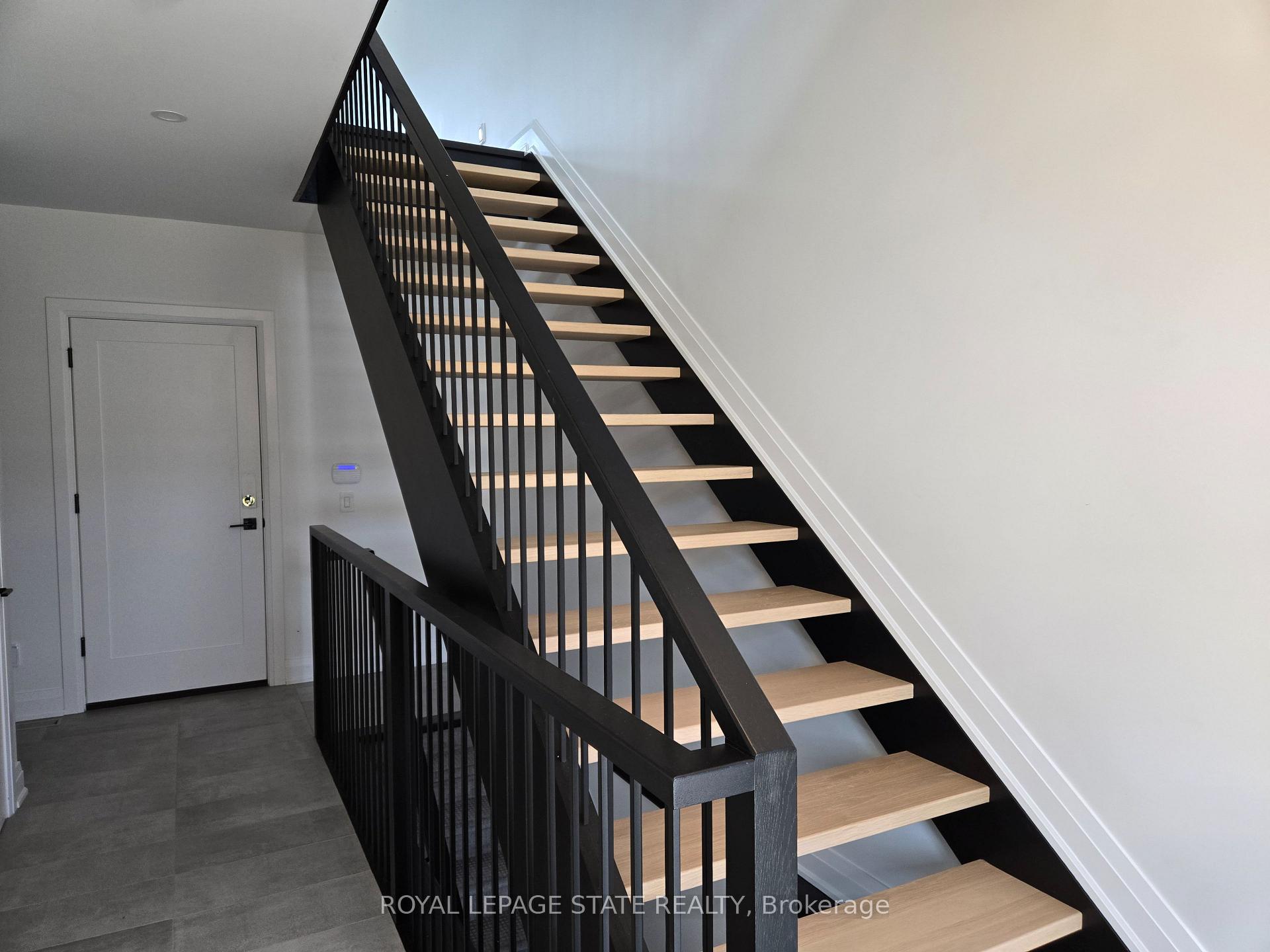 Photo 5 of 151C Port Robinson Road, Pelham, Fonthill — HOMEH