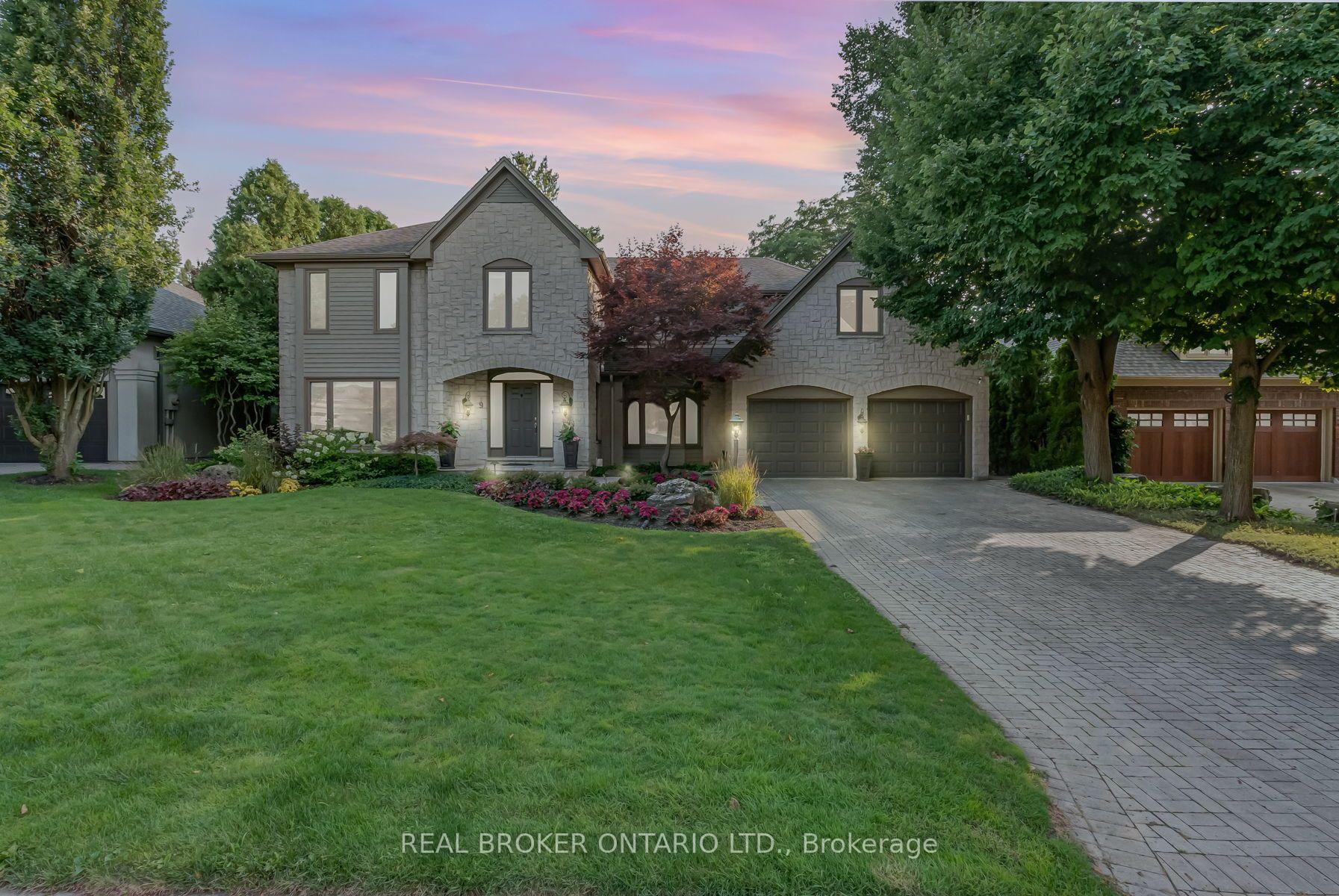 Photo 3 of 9 Flanders Drive, Hamilton, Waterdown — HOMEH