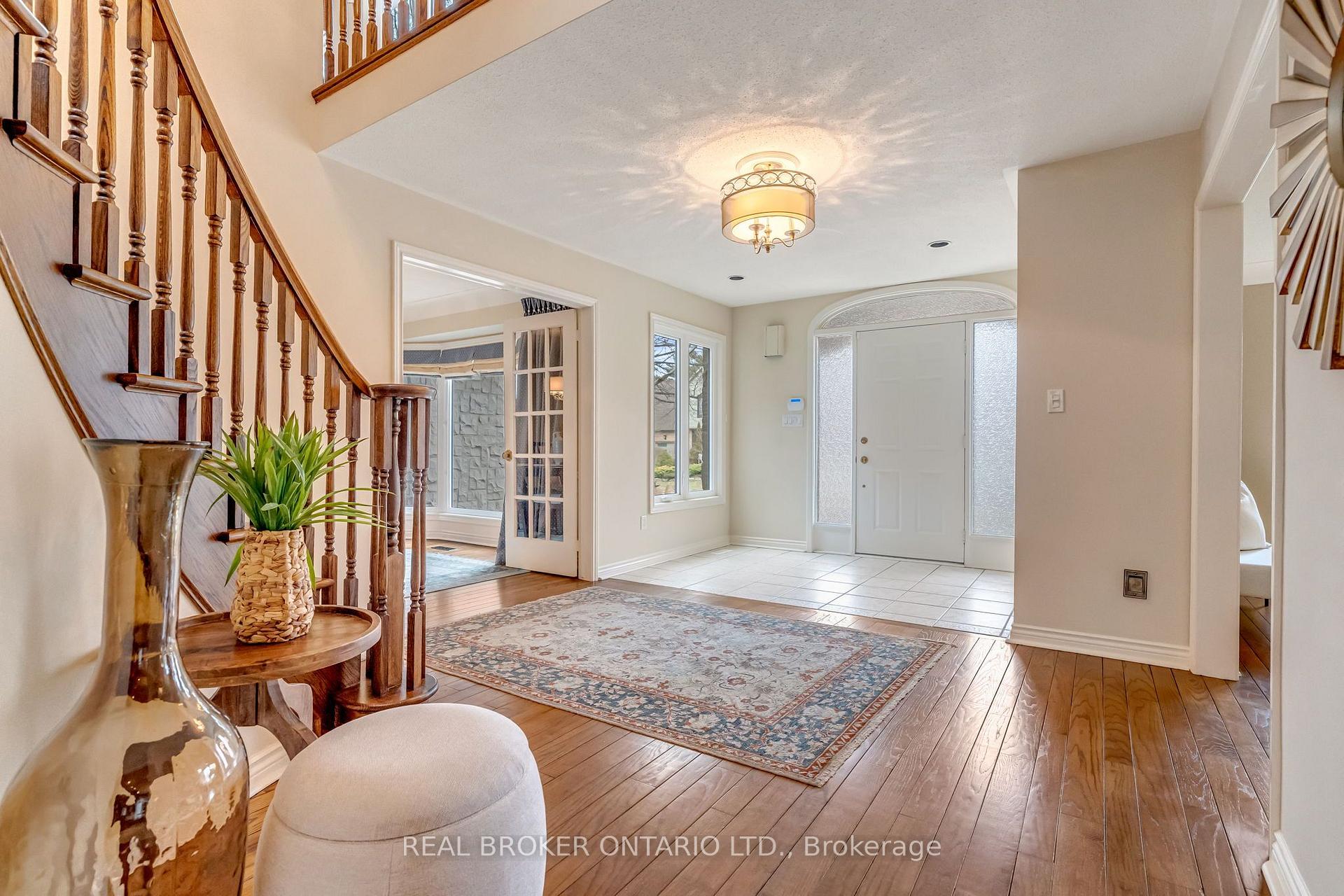 Photo 7 of 9 Flanders Drive, Hamilton, Waterdown — HOMEH