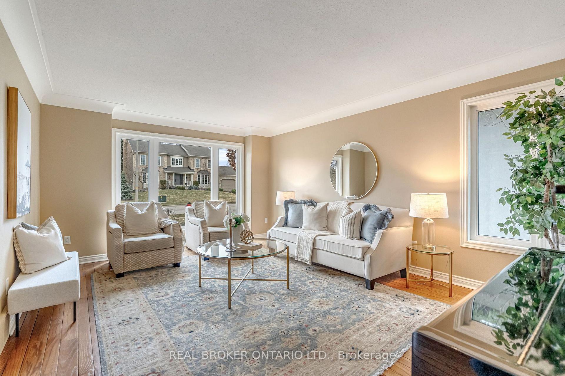 Photo 9 of 9 Flanders Drive, Hamilton, Waterdown — HOMEH