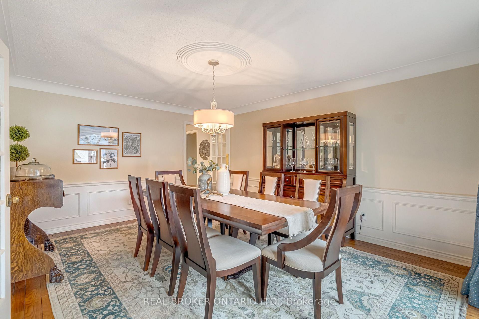 Photo 11 of 9 Flanders Drive, Hamilton, Waterdown — HOMEH