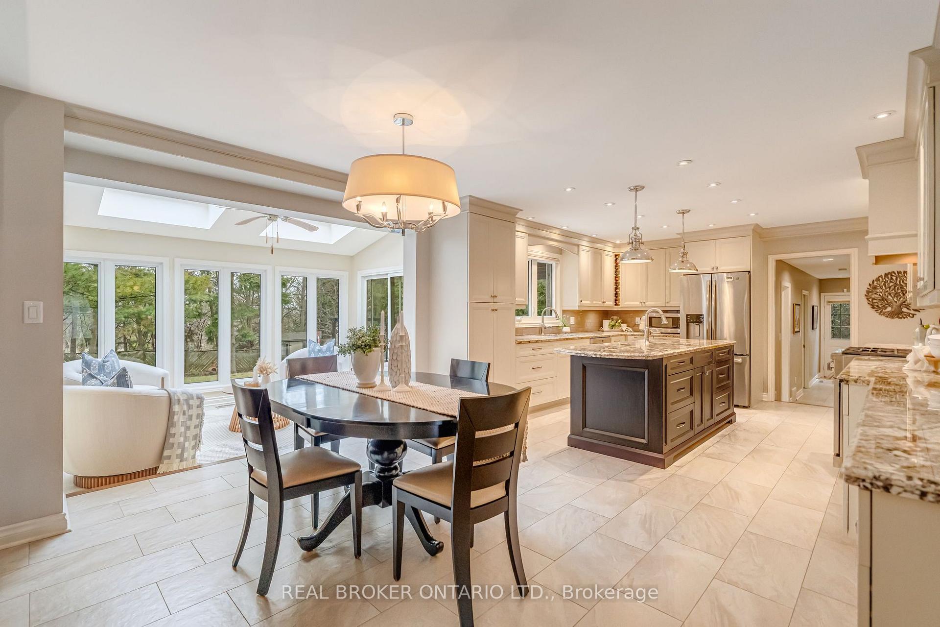 Photo 14 of 9 Flanders Drive, Hamilton, Waterdown — HOMEH