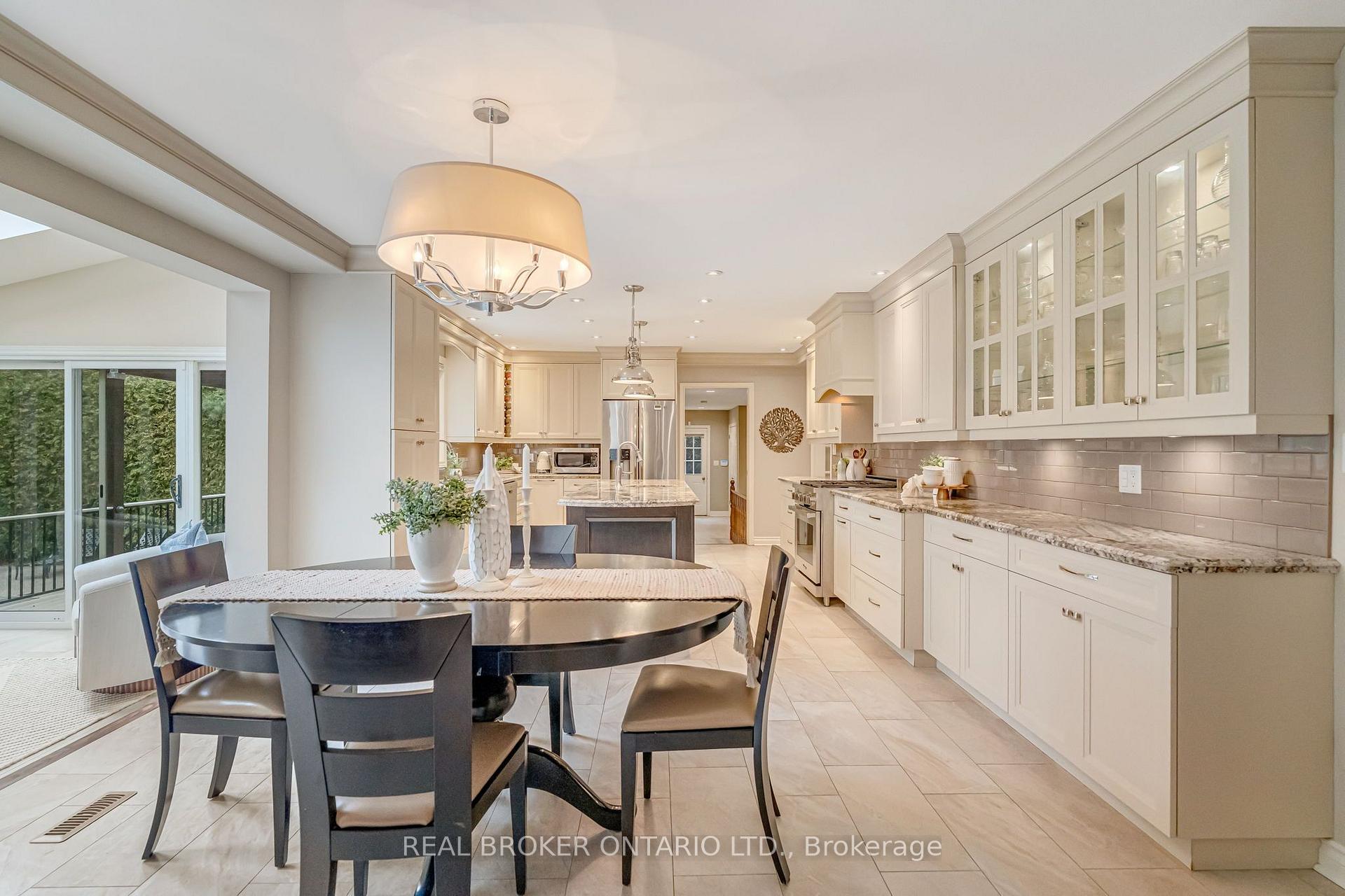 Photo 15 of 9 Flanders Drive, Hamilton, Waterdown — HOMEH