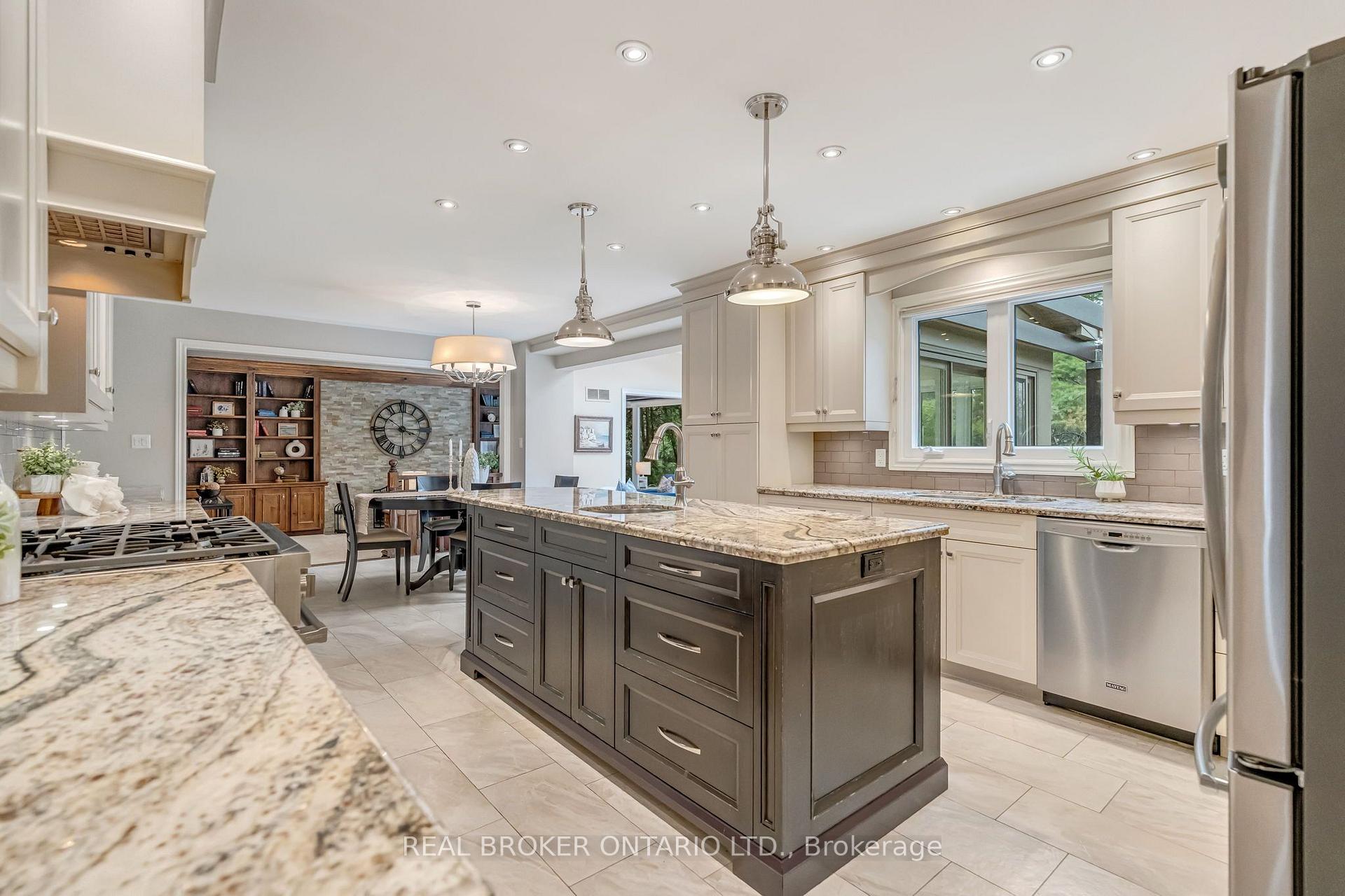 Photo 17 of 9 Flanders Drive, Hamilton, Waterdown — HOMEH