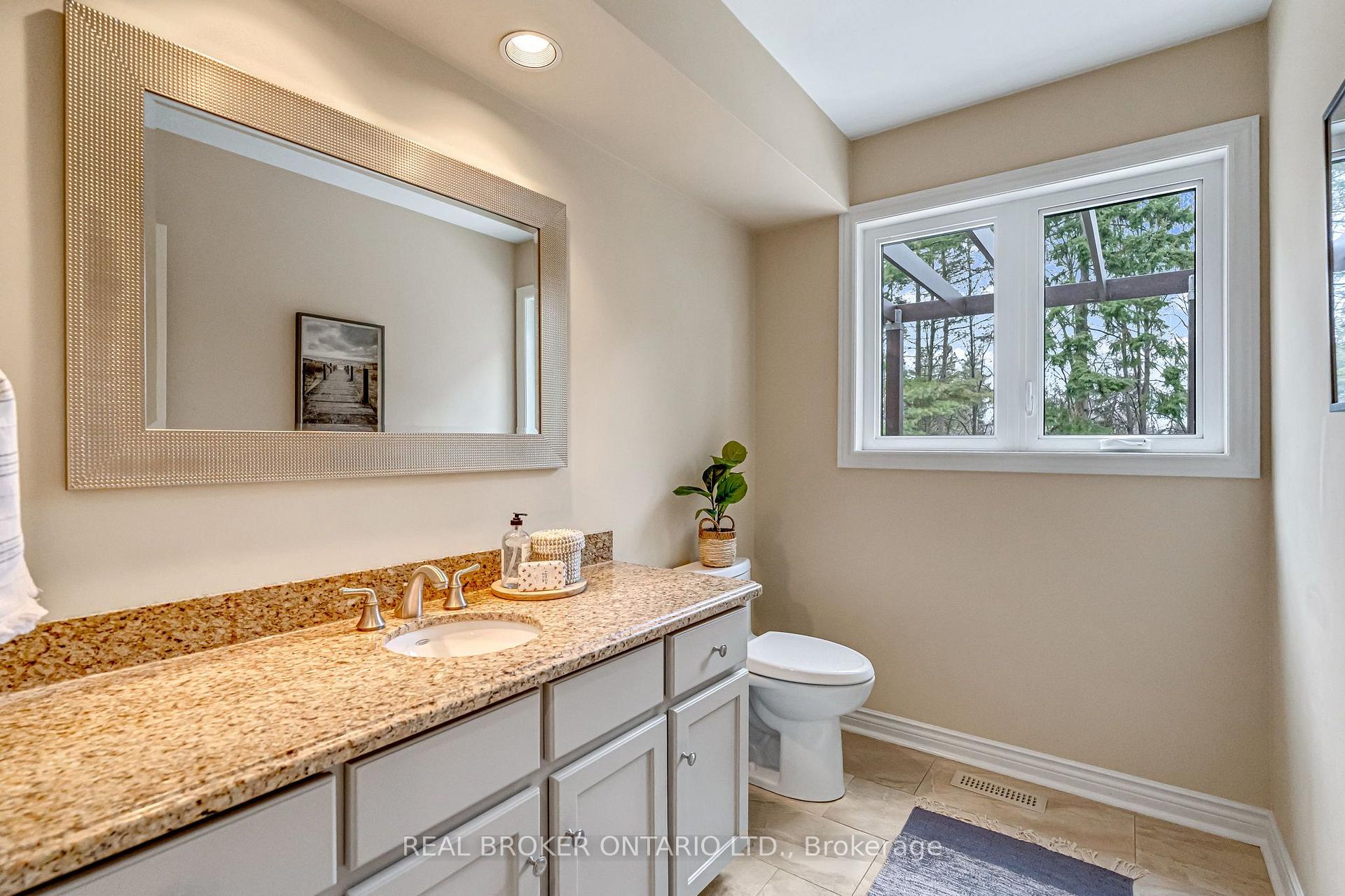 Photo 22 of 9 Flanders Drive, Hamilton, Waterdown — HOMEH