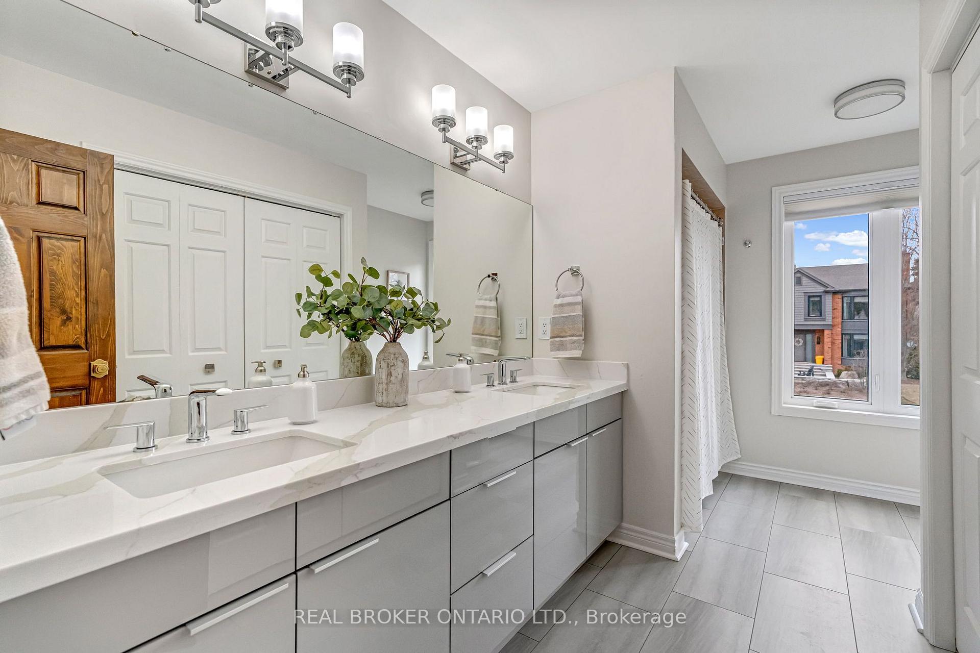 Photo 26 of 9 Flanders Drive, Hamilton, Waterdown — HOMEH