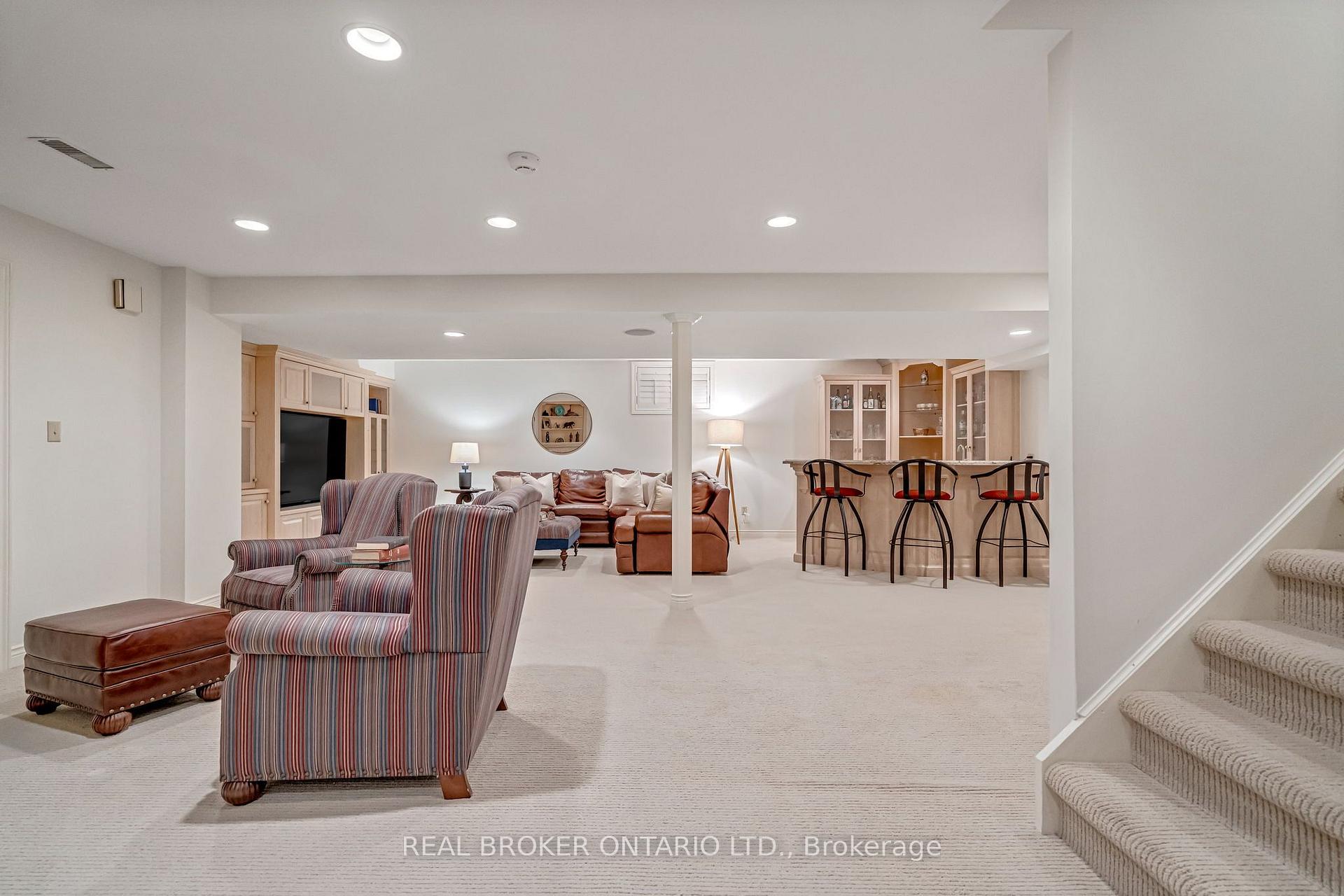 Photo 34 of 9 Flanders Drive, Hamilton, Waterdown — HOMEH