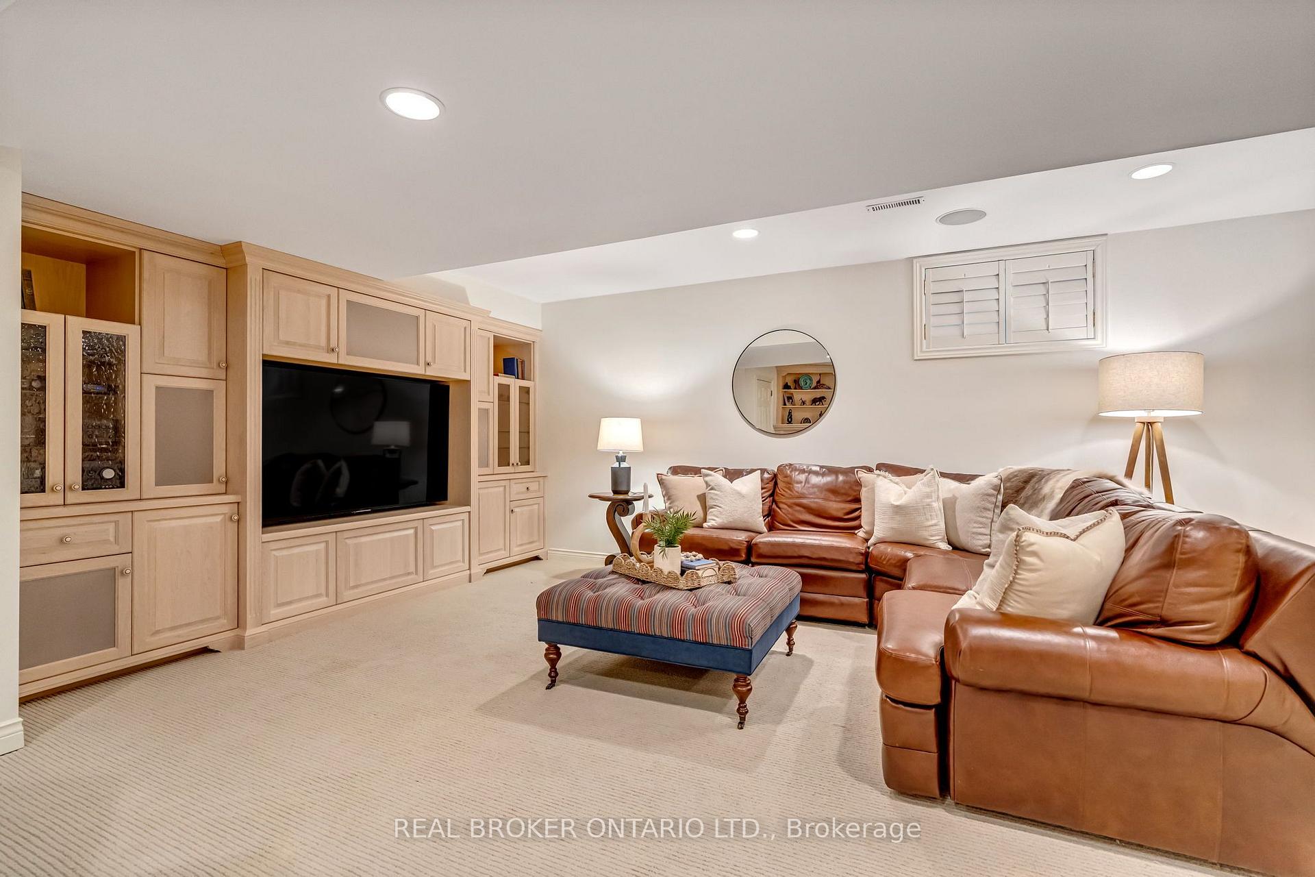 Photo 35 of 9 Flanders Drive, Hamilton, Waterdown — HOMEH