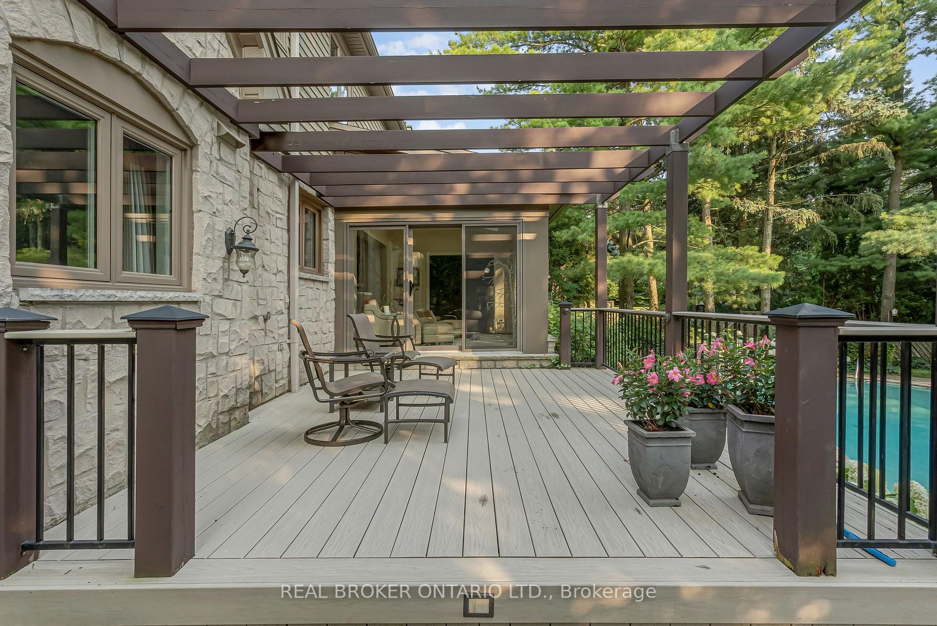 Photo 42 of 9 Flanders Drive, Hamilton, Waterdown — HOMEH
