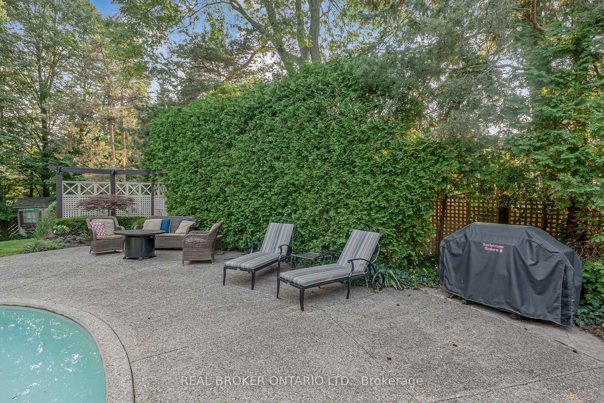Photo 43 of 9 Flanders Drive, Hamilton, Waterdown — HOMEH